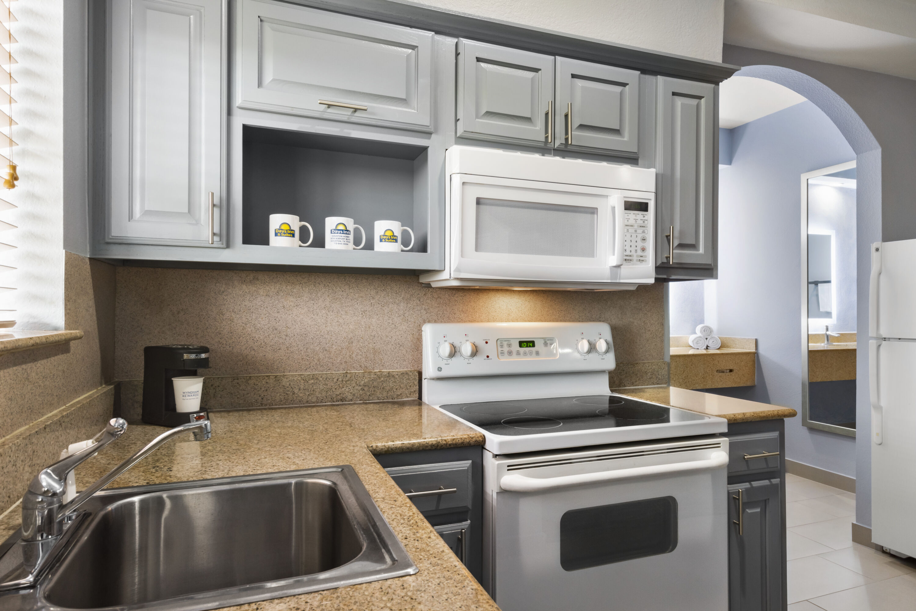 Days Inn & Suites by Wyndham Houston Hobby Airport suite in Houston, Texas