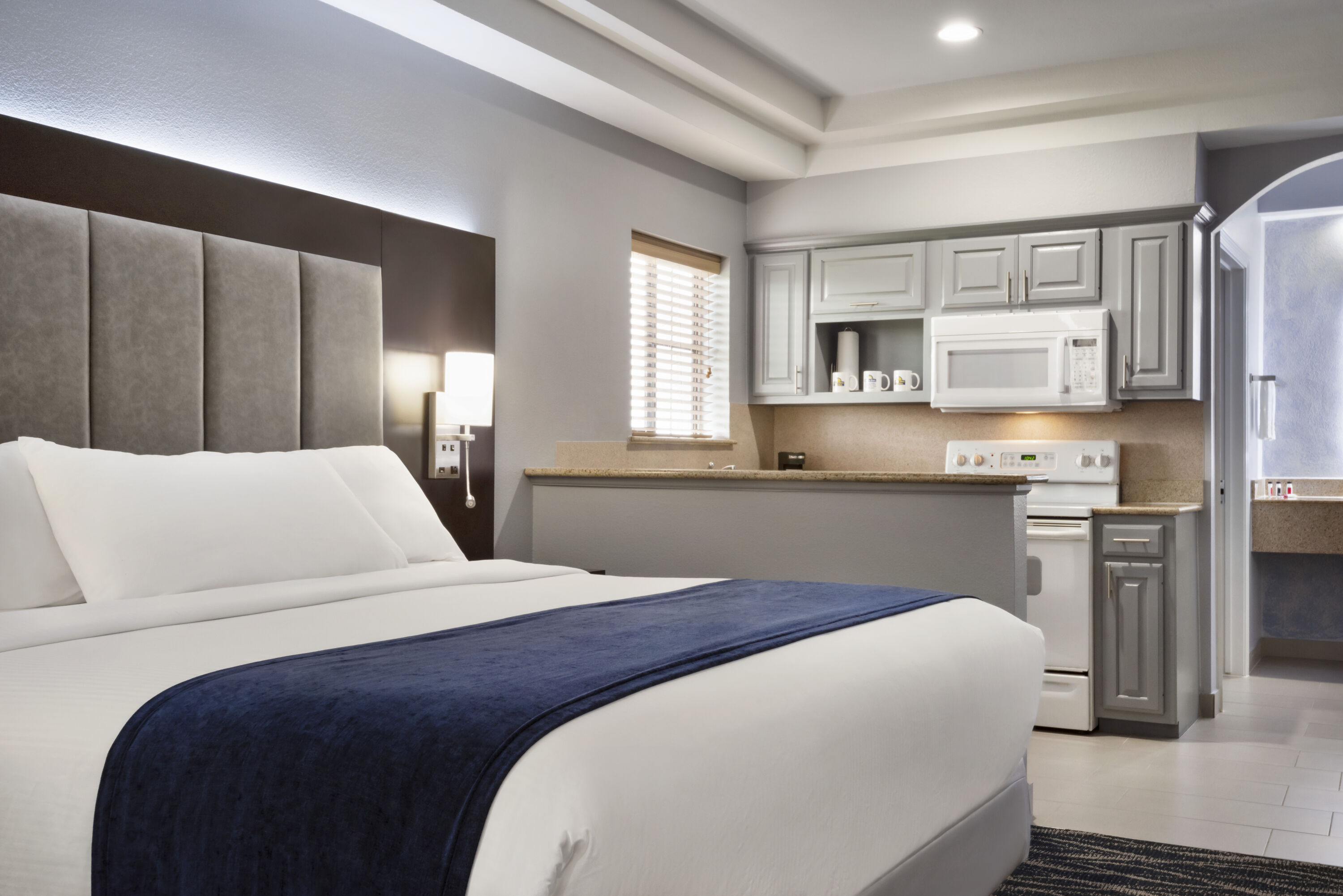 Days Inn Amp Suites By Wyndham Houston Hobby Airport