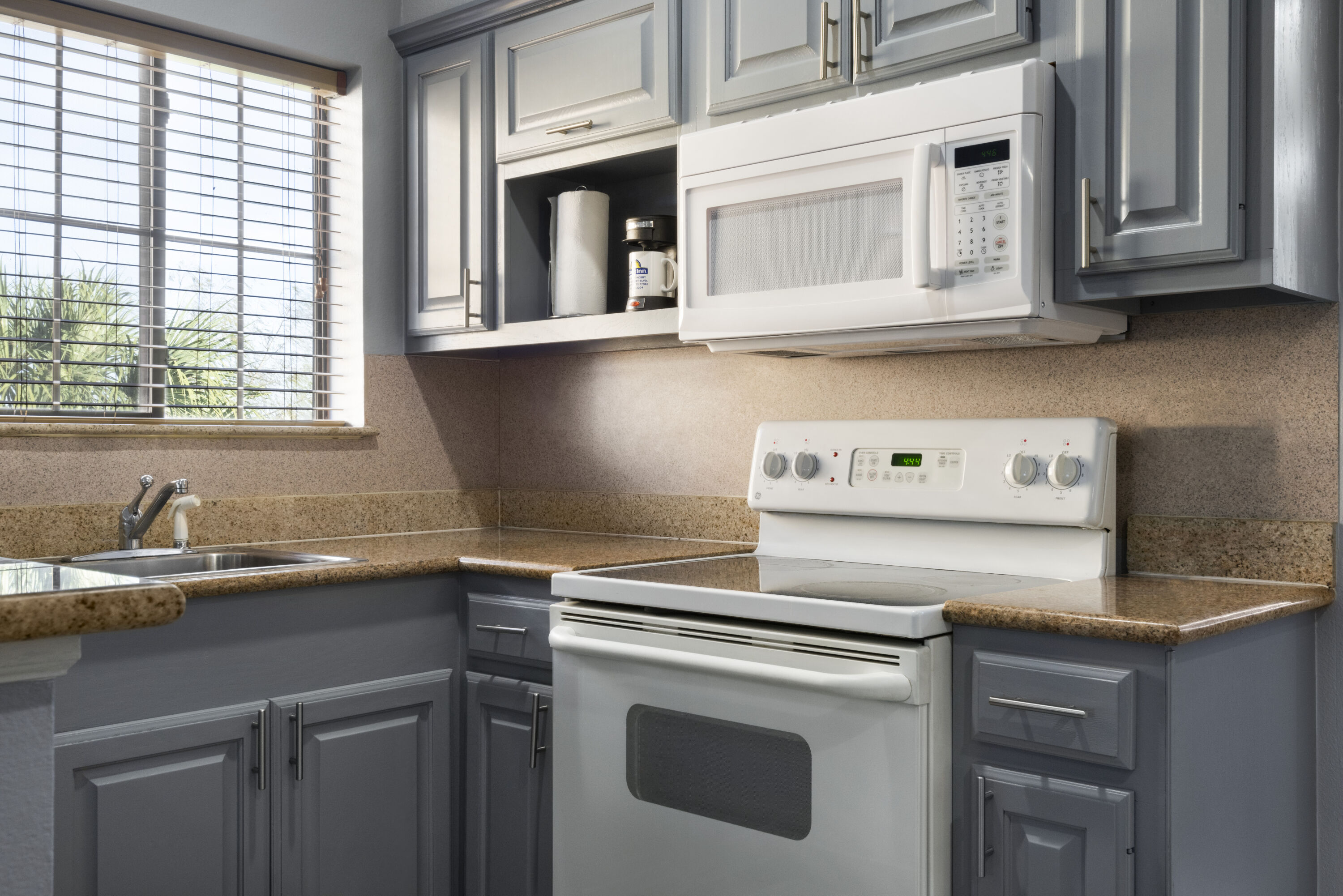 Days Inn & Suites by Wyndham Houston Hobby Airport suite in Houston, Texas