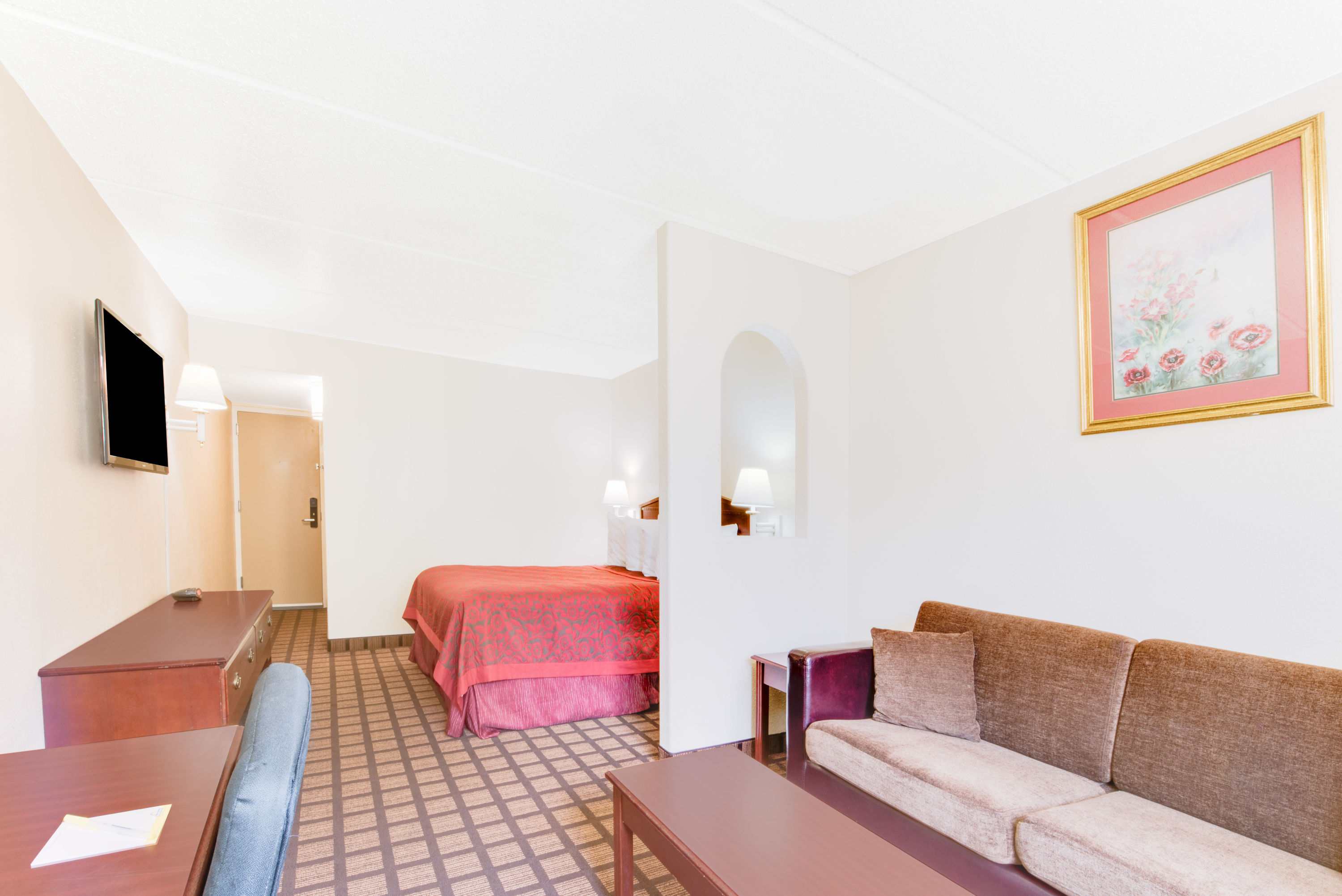 Guest room at the Days Inn & Suites by Wyndham Laredo in Laredo, Texas