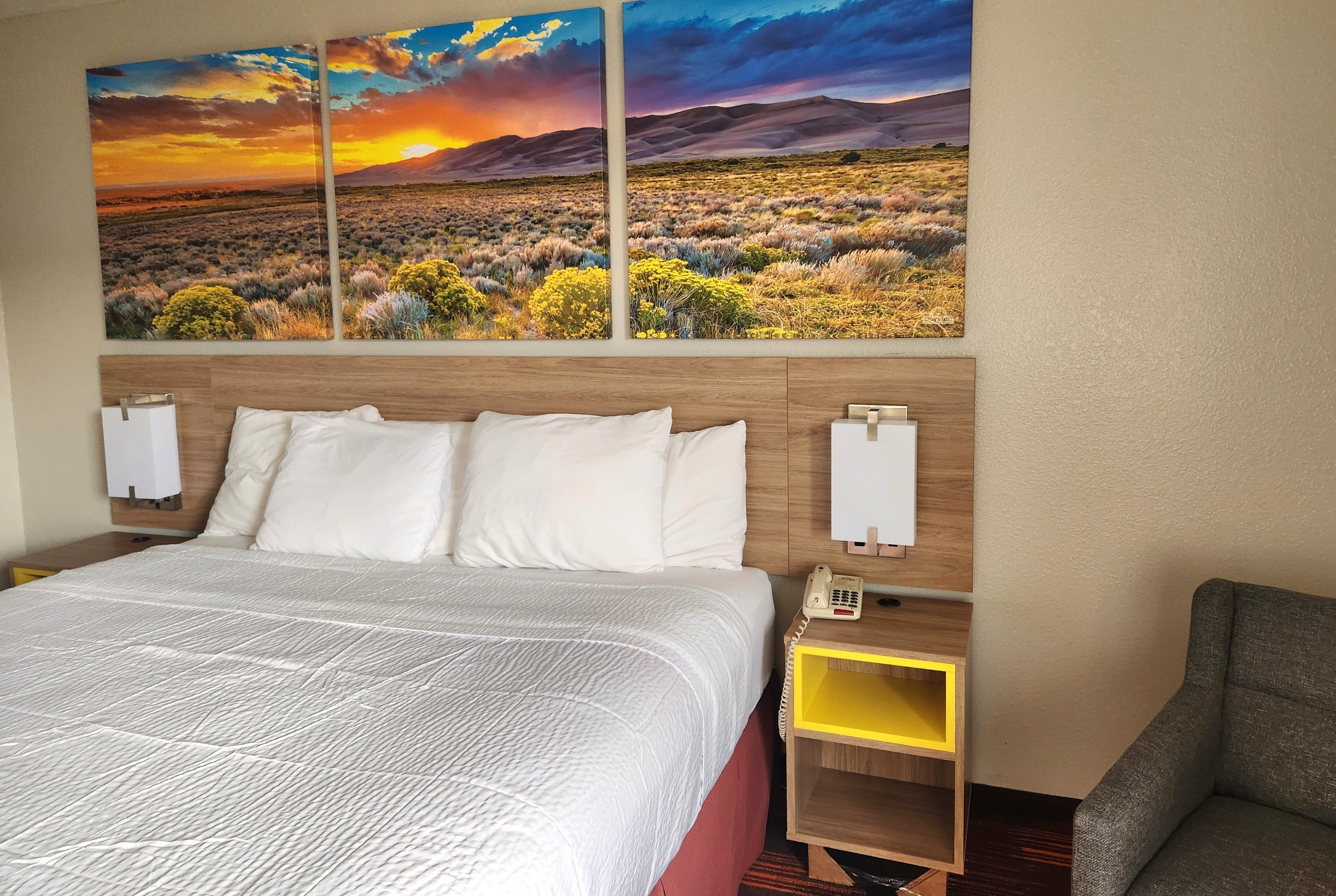 Guest room at the Days Inn by Wyndham Lumberton in Lumberton, Texas
