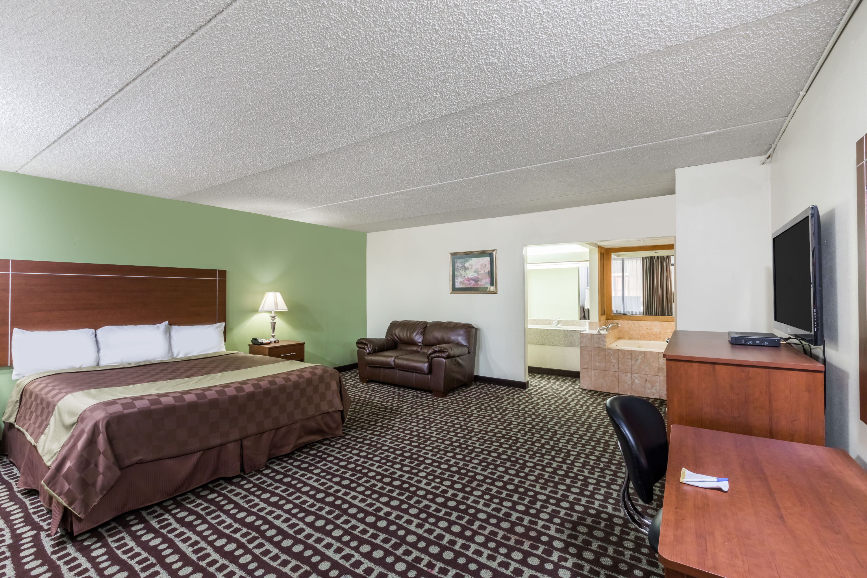 Days Inn by Wyndham Midland suite in Midland, Texas