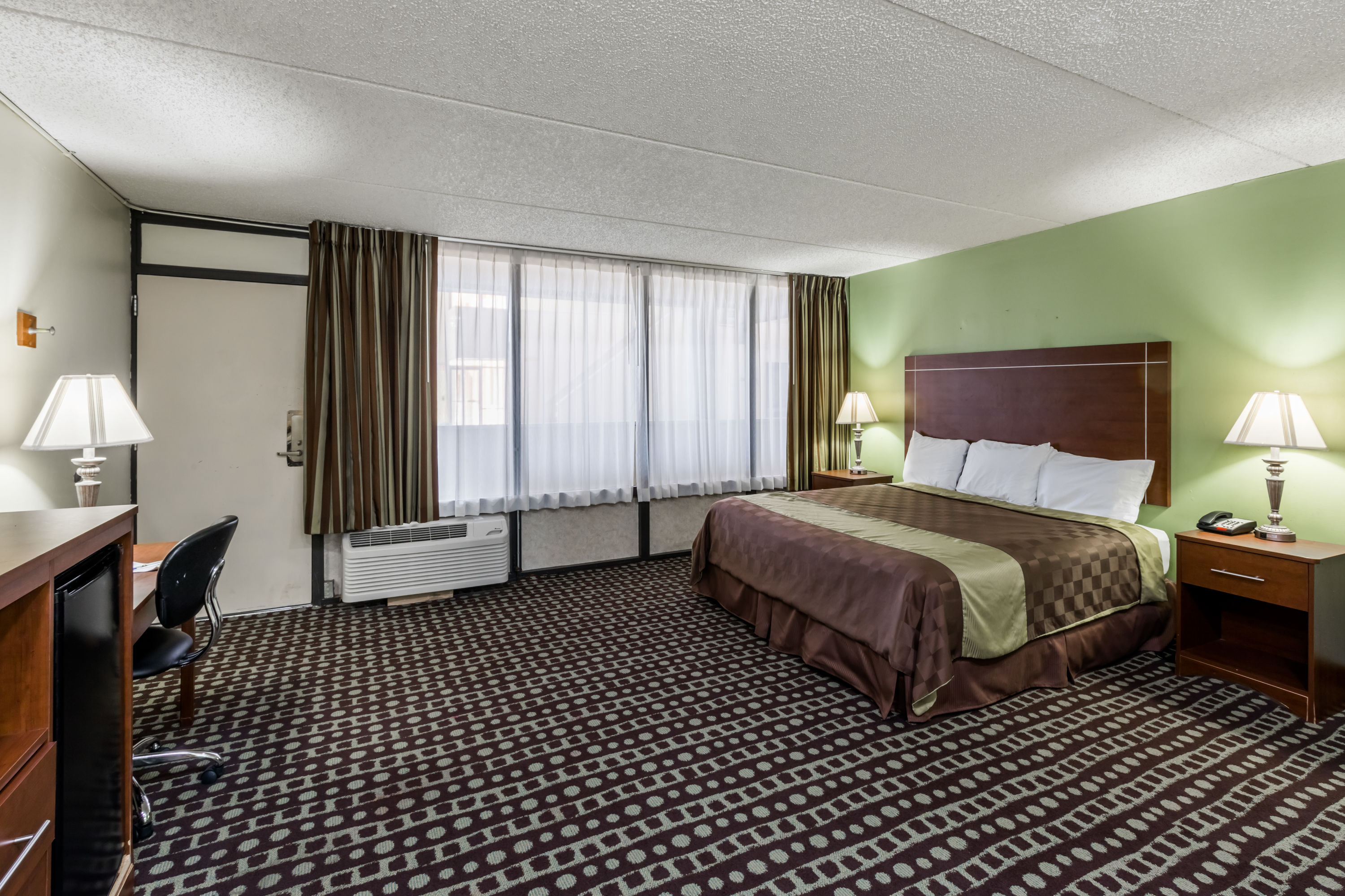 Days Inn by Wyndham Midland suite in Midland, Texas