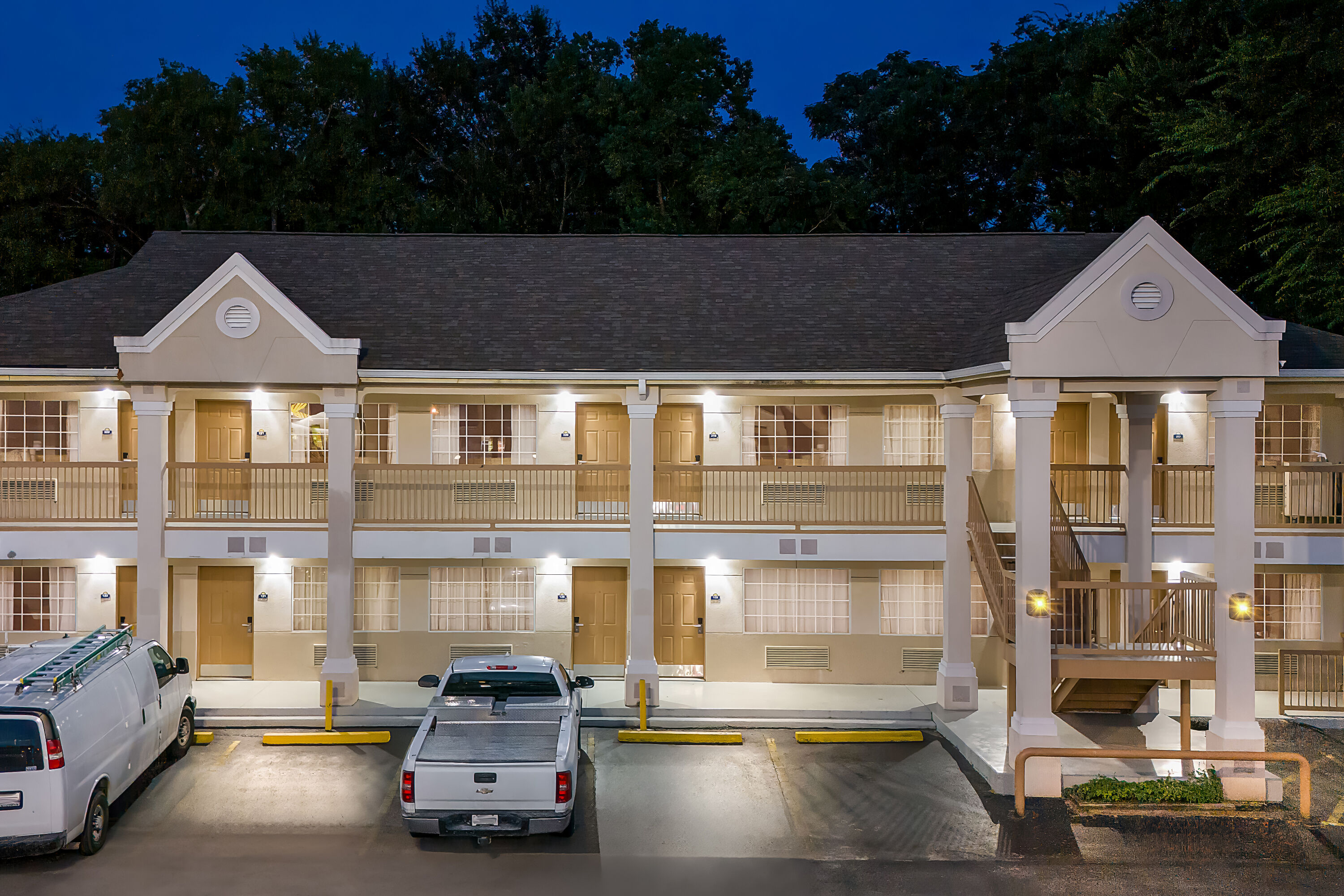 Exterior Night Image of Days Inn by Wyndham Nacogdoches/SFA University/Downtown hotel in Nacogdoches, Texas