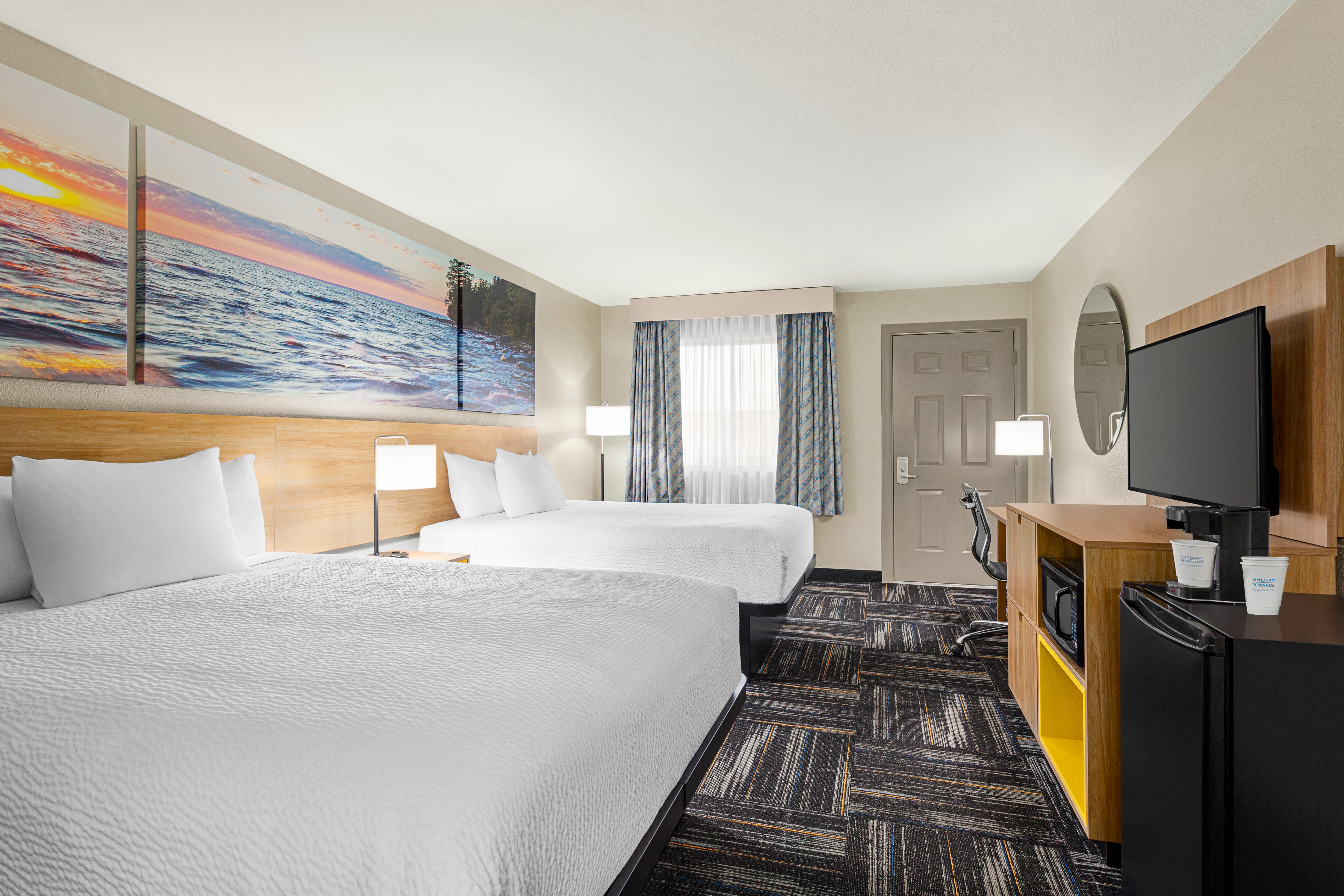 Guest room at the Days Inn by Wyndham Paris in Paris, Texas