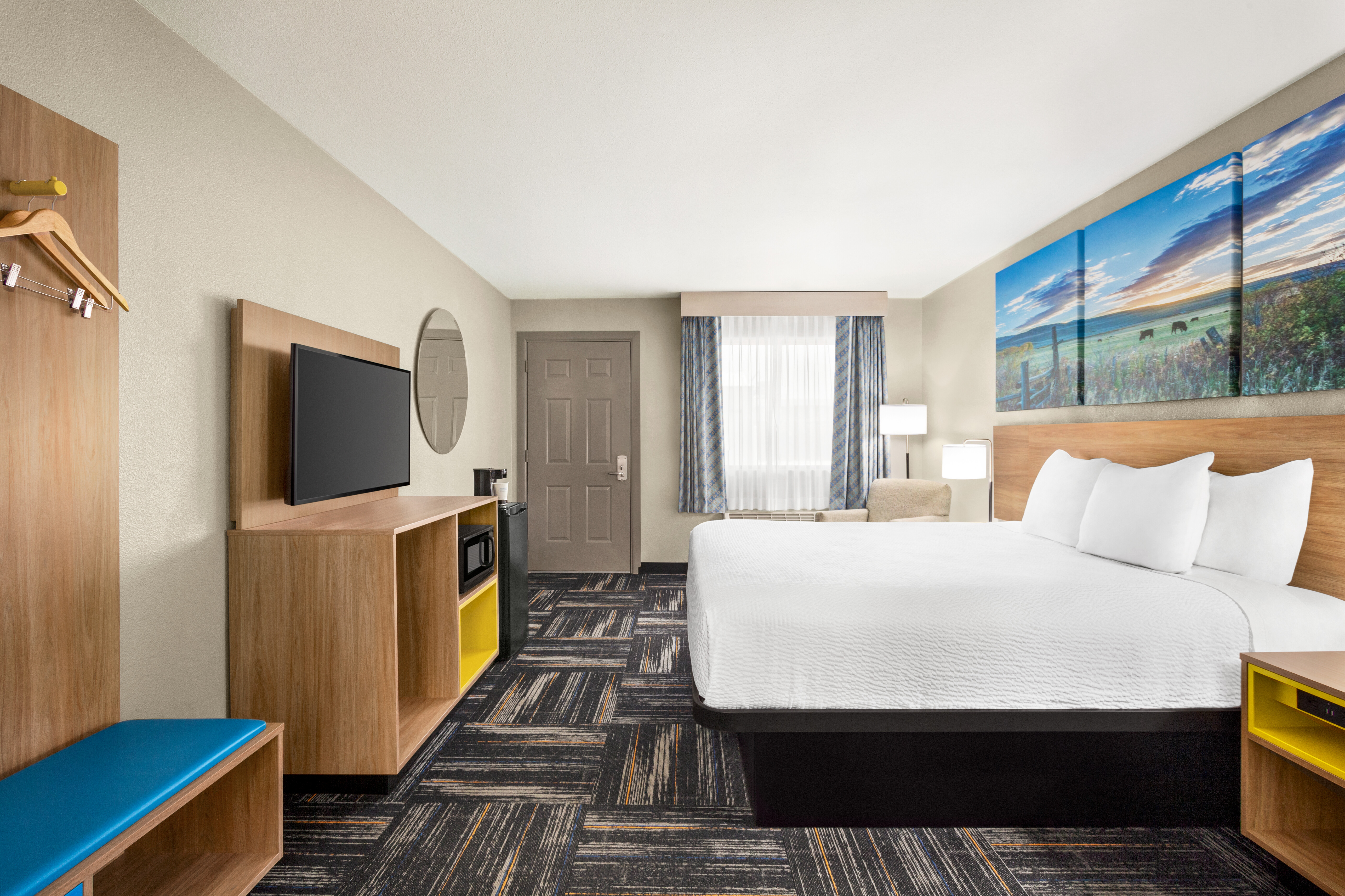 Guest room at the Days Inn by Wyndham Paris in Paris, Texas