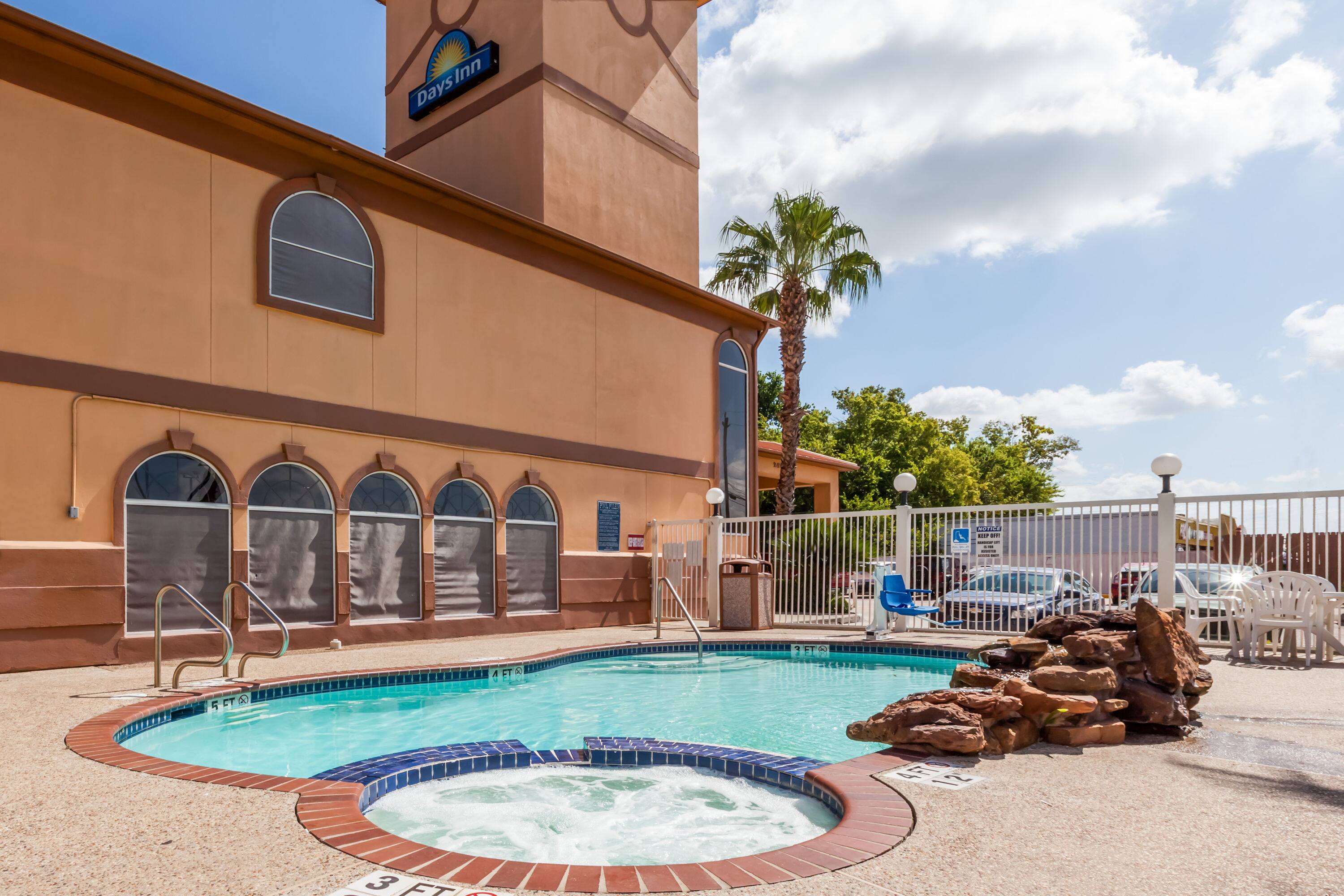 Promo [85% Off] Holiday Inn Express Suites Sterling United States - Hotel Near Me | A Good Hotel ...