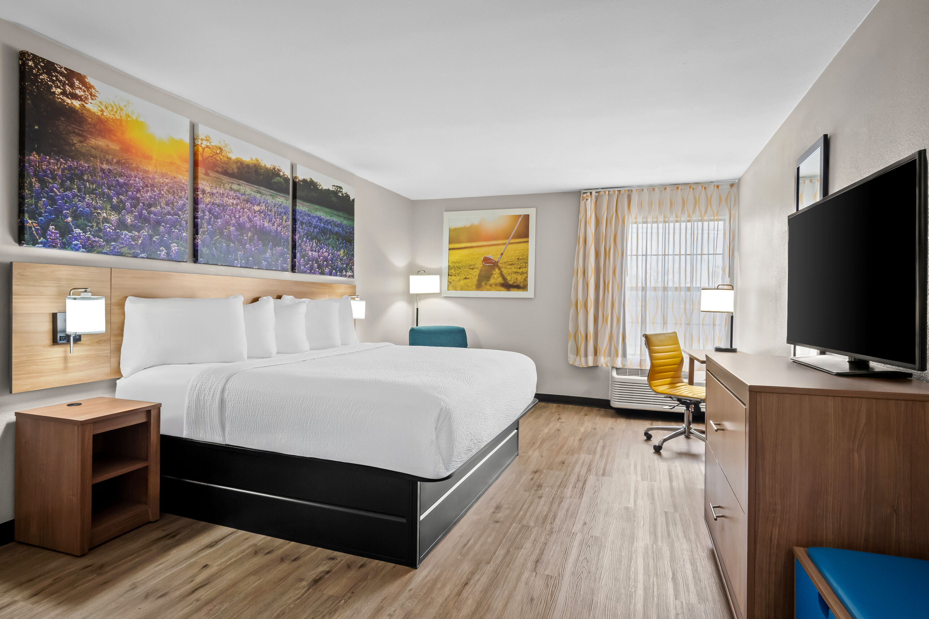 Days Inn by Wyndham Dallas Plano hot tub suite in Plano, Texas