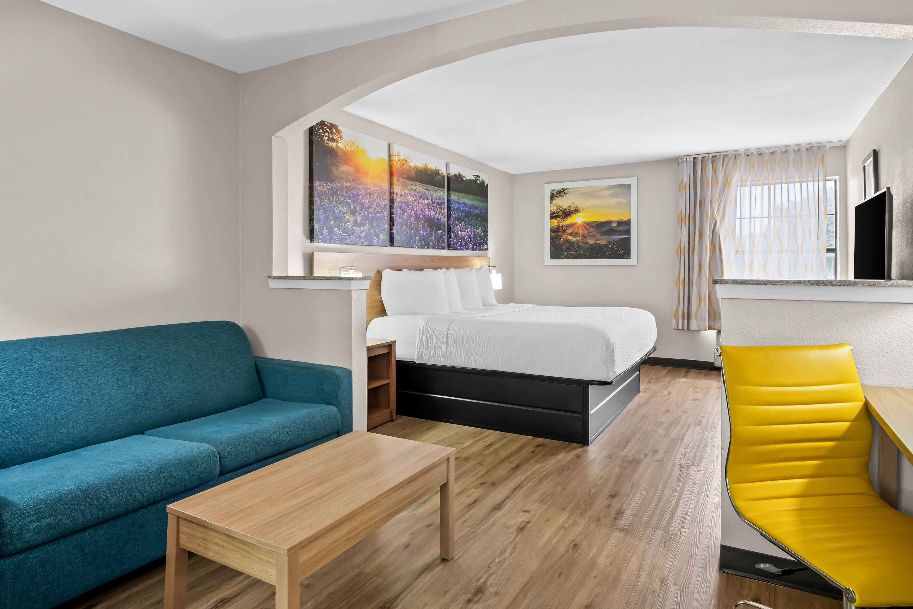 Days Inn by Wyndham Dallas Plano suite in Plano, Texas