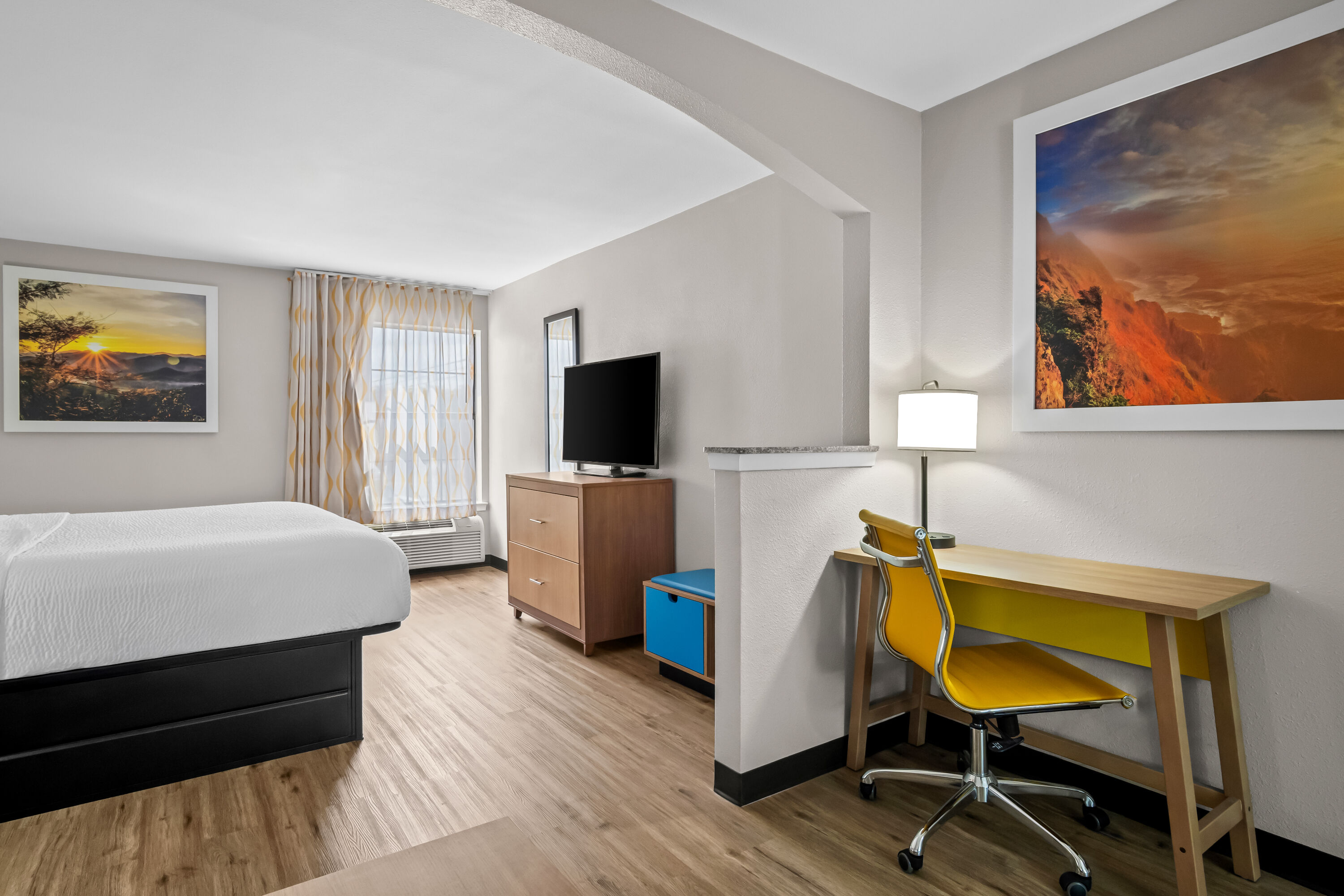 Days Inn by Wyndham Dallas Plano suite in Plano, Texas