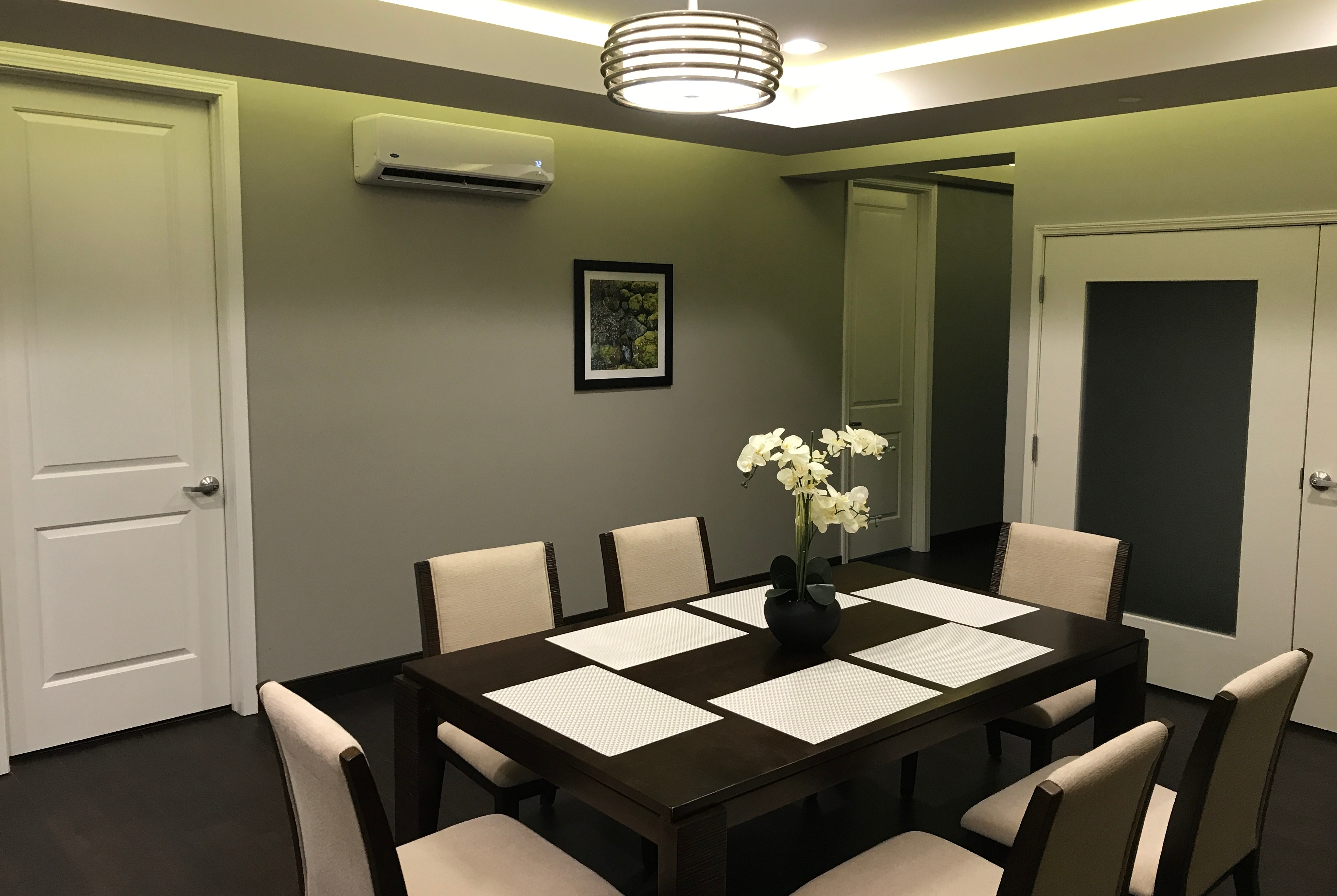 Days Inn & Suites by Wyndham Port Arthur suite dining area in Port Arthur, Texas