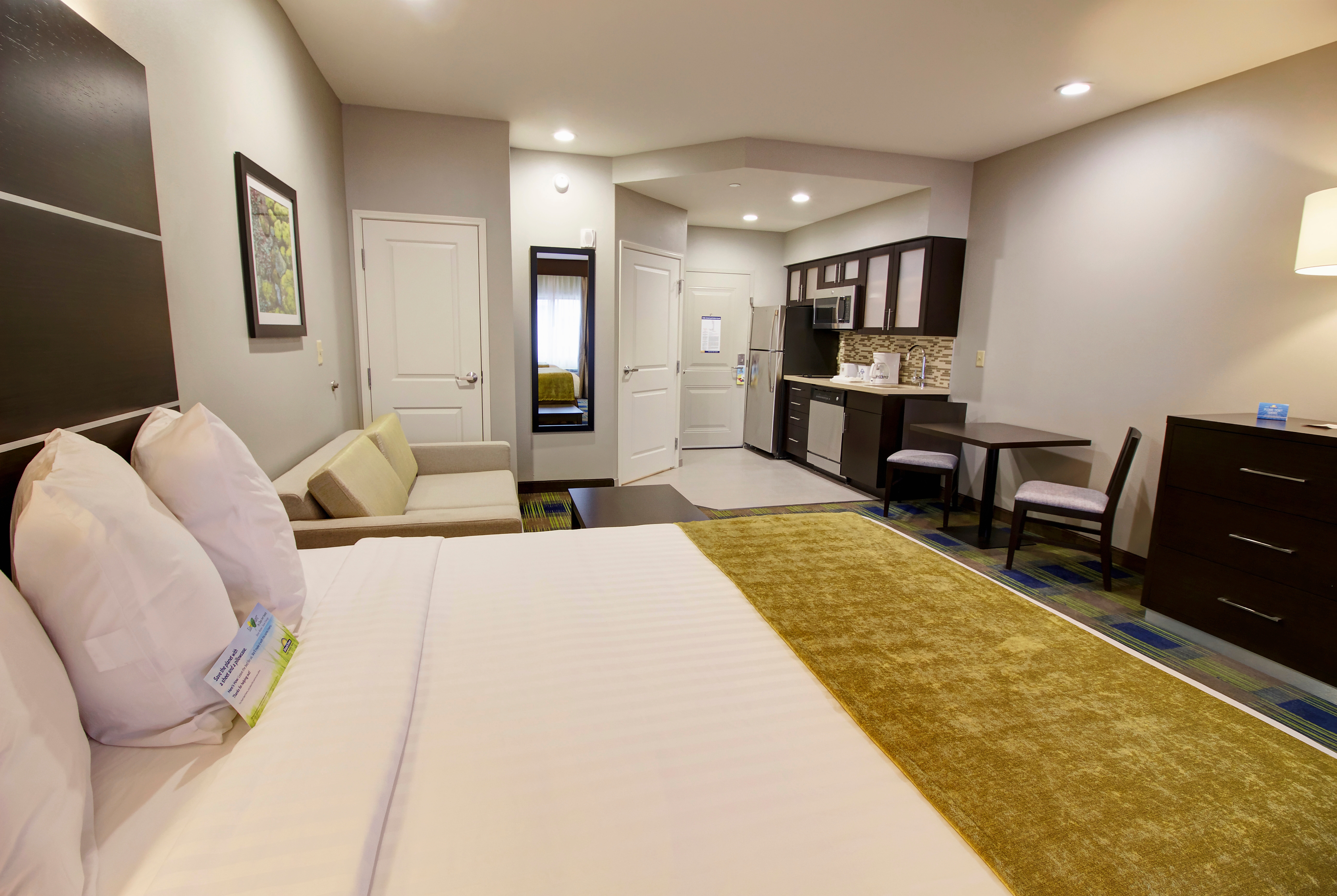 Guest room at the Days Inn & Suites by Wyndham Port Arthur in Port Arthur, Texas