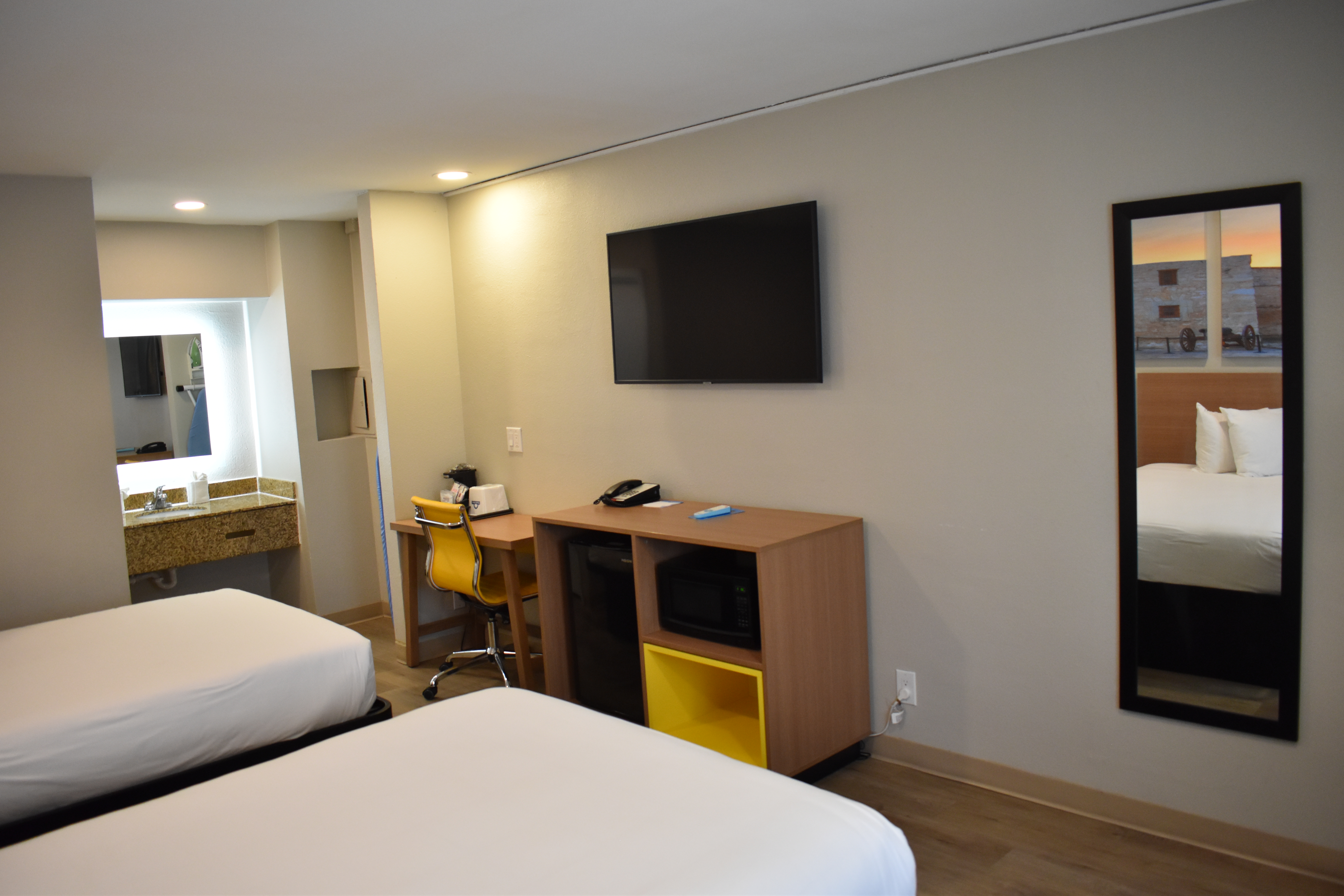 Guest room at the Days Inn by Wyndham San Antonio Alamo/Riverwalk in San Antonio, Texas