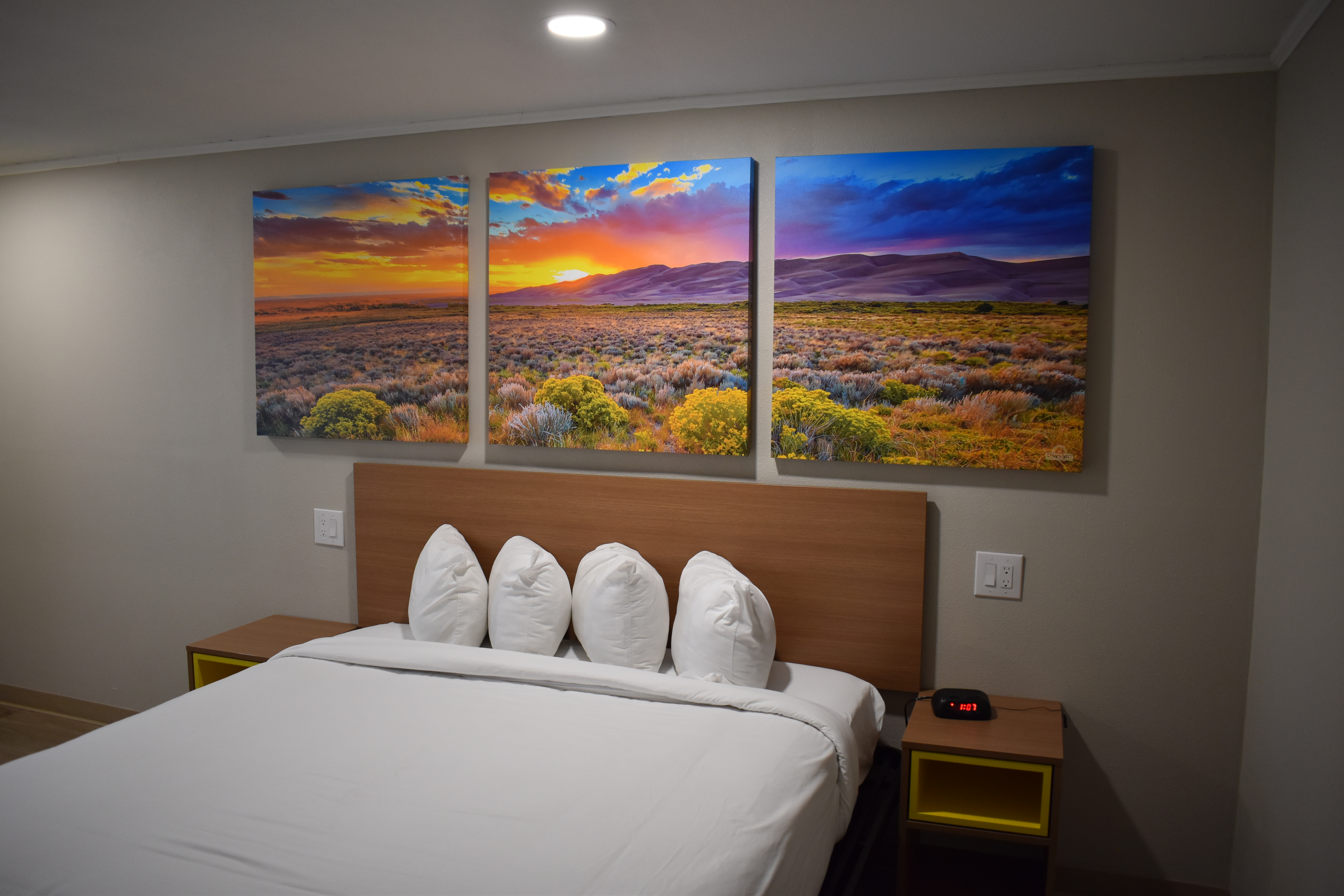 Days Inn by Wyndham San Antonio Alamo/Riverwalk suite in San Antonio, Texas