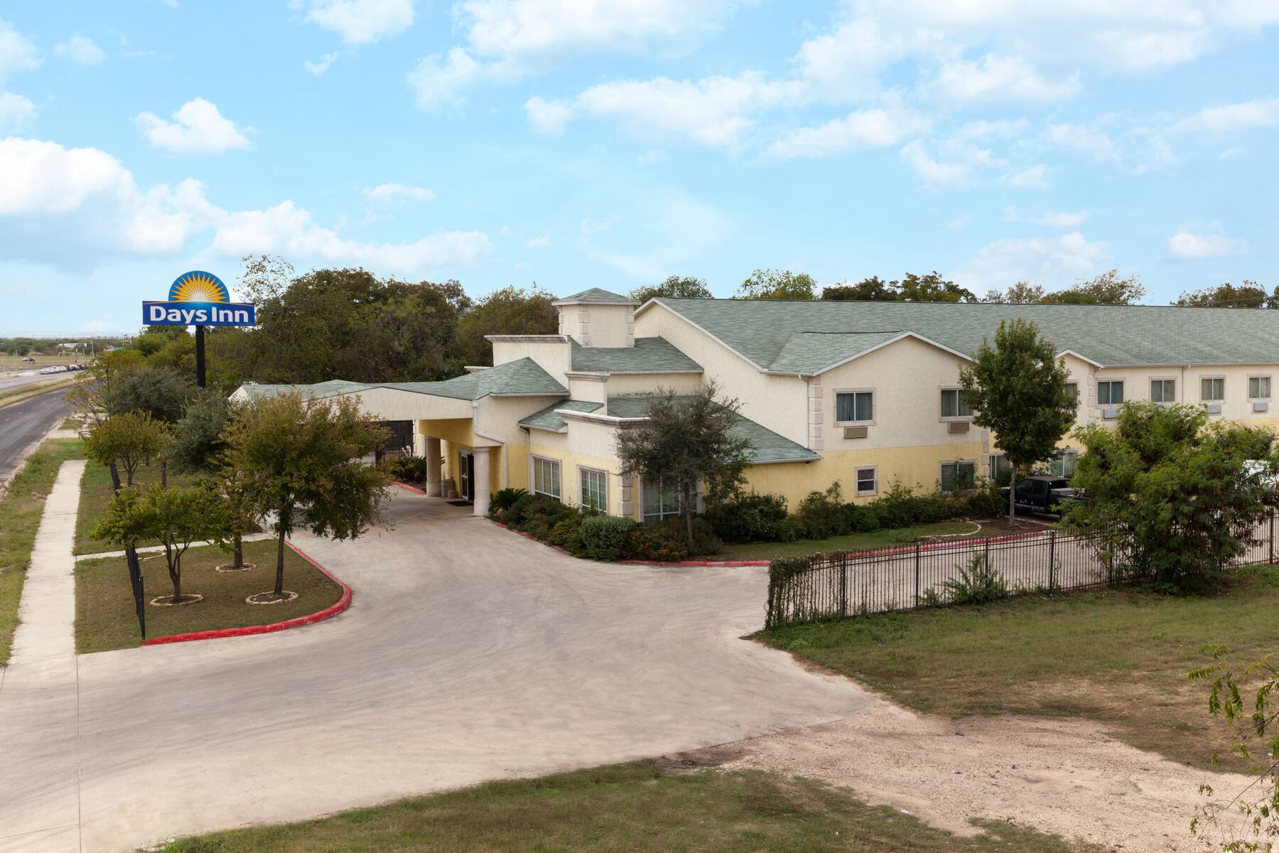Exterior of Days Inn San Antonio at Palo Alto hotel in San Antonio, Texas Exterior of Days Inn San Antonio at Palo Alto hotel in San Antonio, Texas