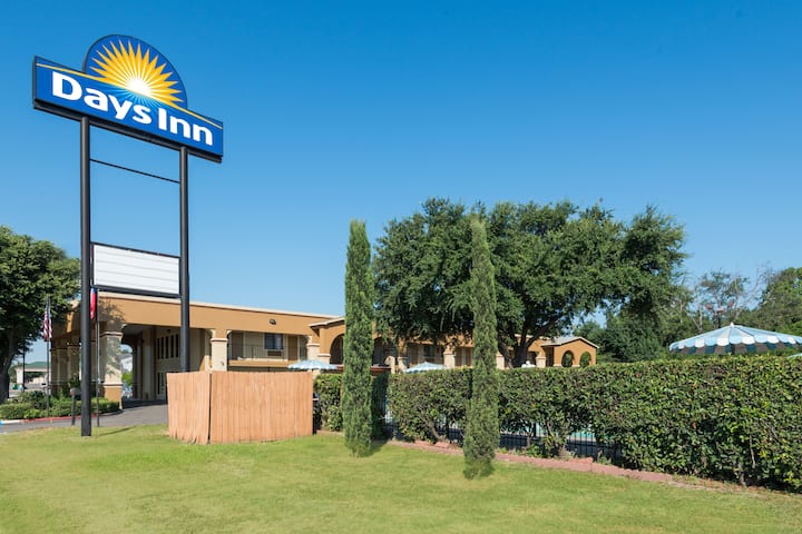 days inn by wyndham san marcos san marcos hotels tx 78666