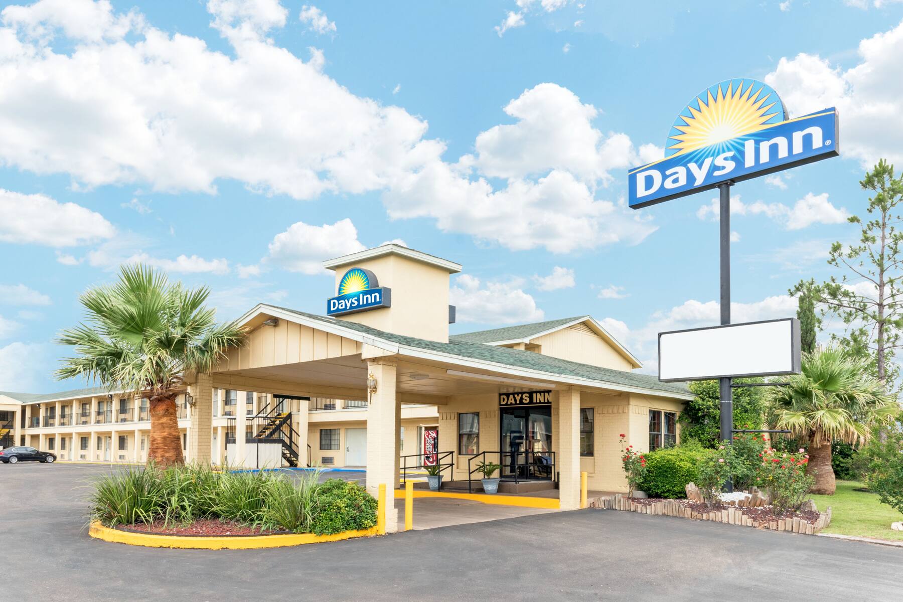 Exterior of Days Inn Snyder hotel in Snyder, Texas Exterior of Days Inn Snyder hotel in Snyder, Texas