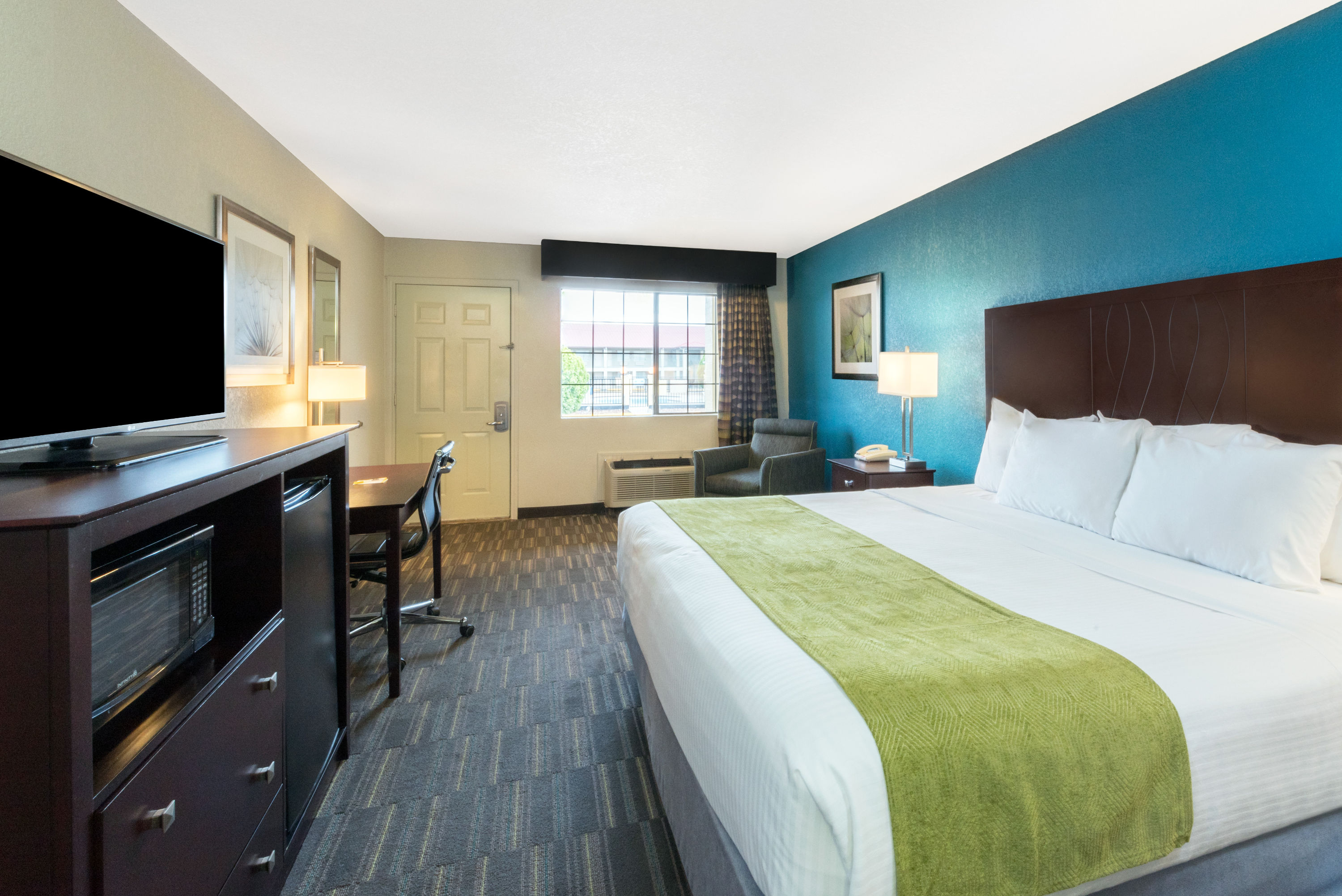 Guest room at the Days Inn by Wyndham Snyder in Snyder, Texas