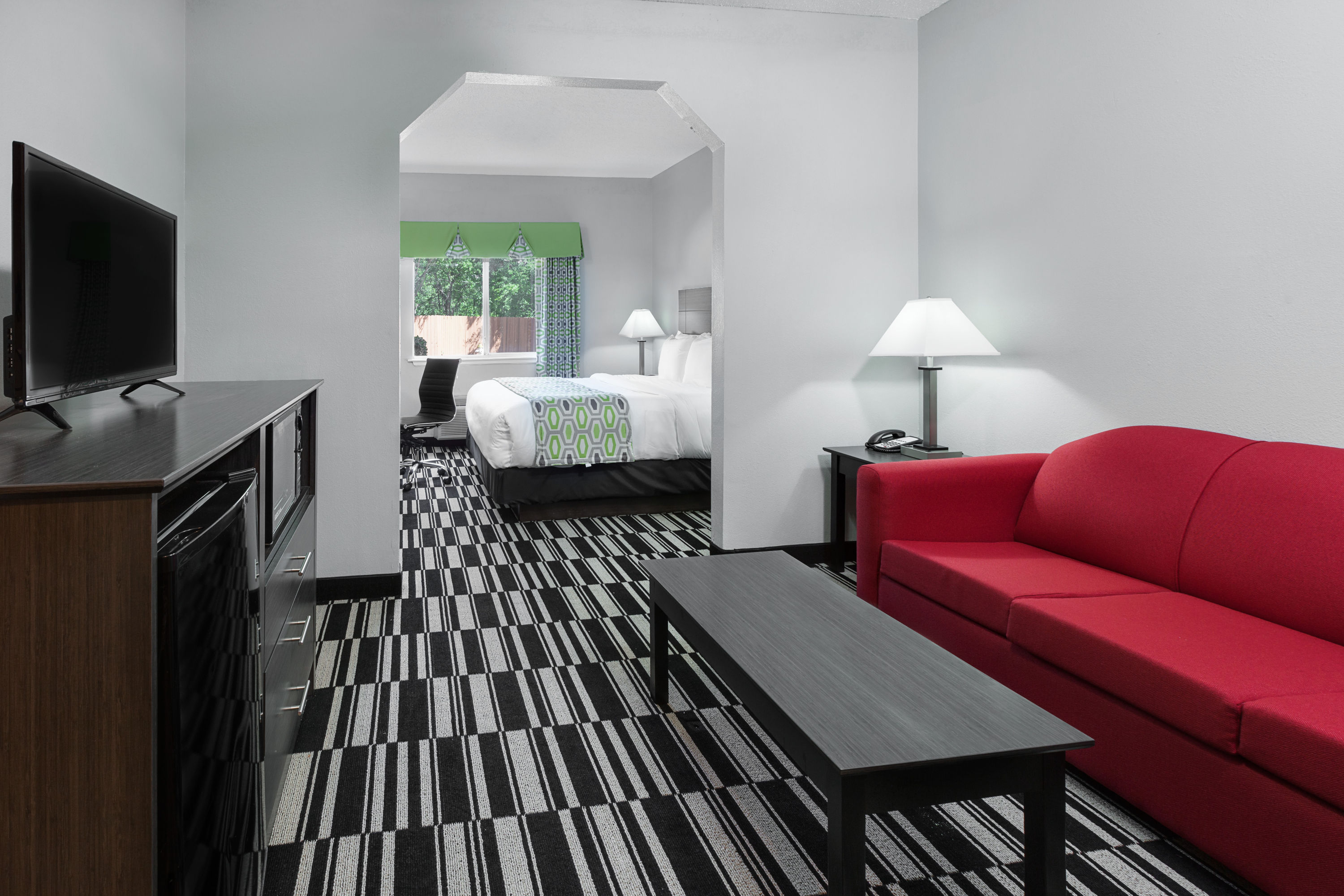 Days Inn & Suites by Wyndham Sulphur Springs Sulphur Springs, TX Hotels