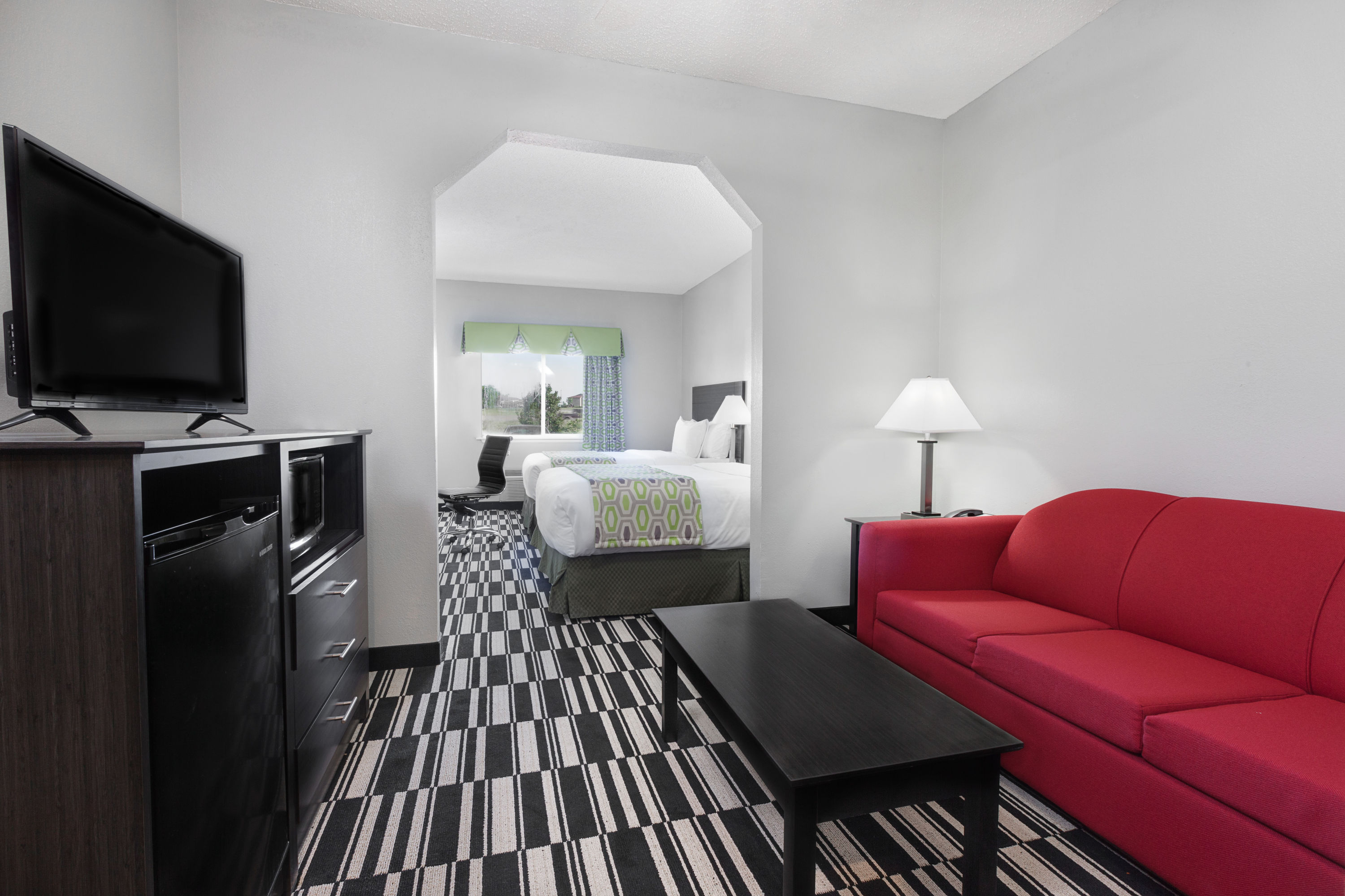 Days Inn & Suites by Wyndham Sulphur Springs Sulphur Springs, TX Hotels