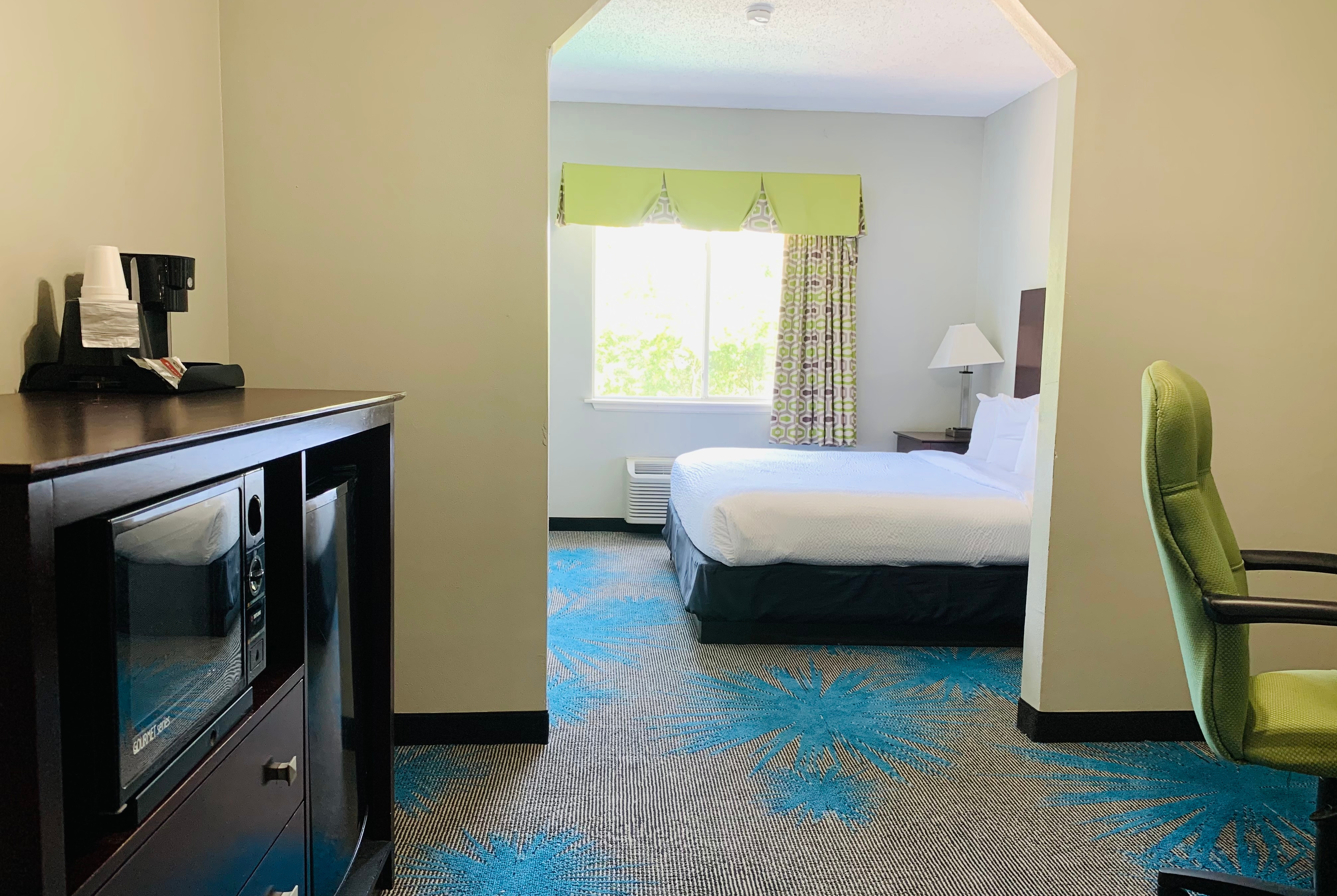 Days Inn & Suites by Wyndham Sulphur Springs Sulphur Springs, TX Hotels