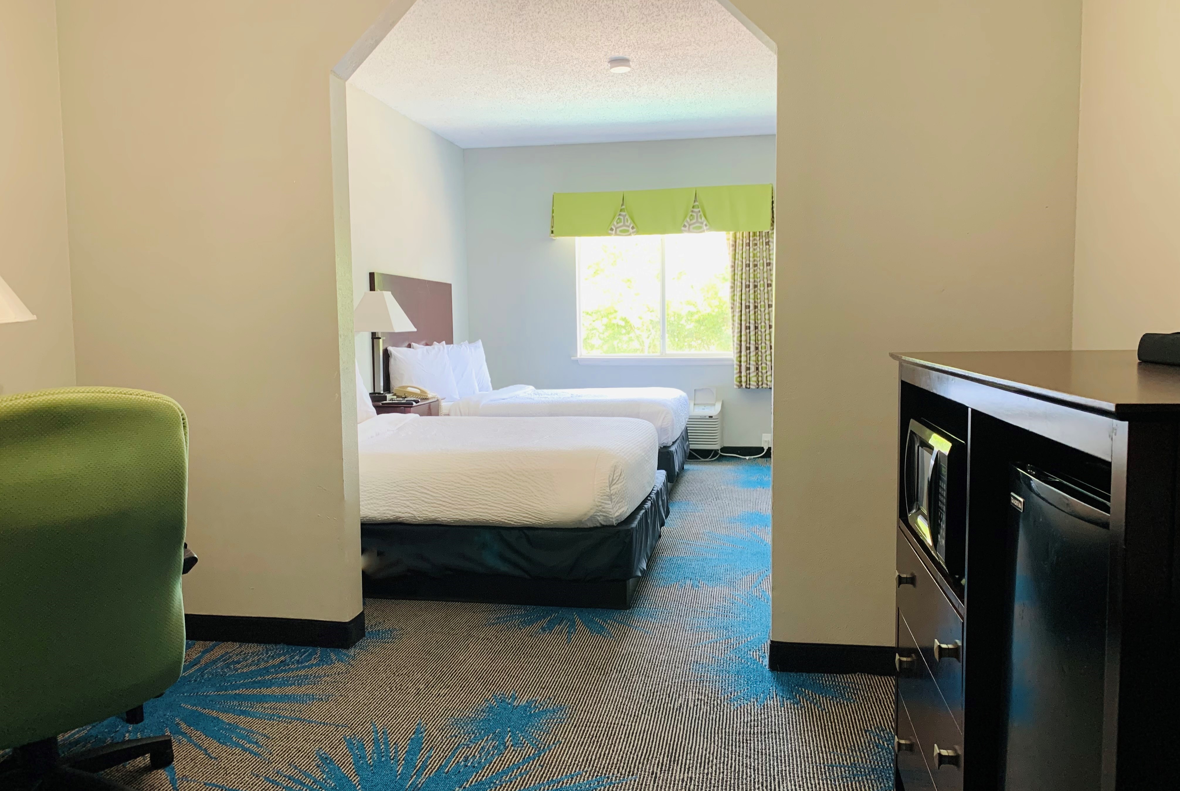 Days Inn & Suites by Wyndham Sulphur Springs Sulphur Springs, TX Hotels