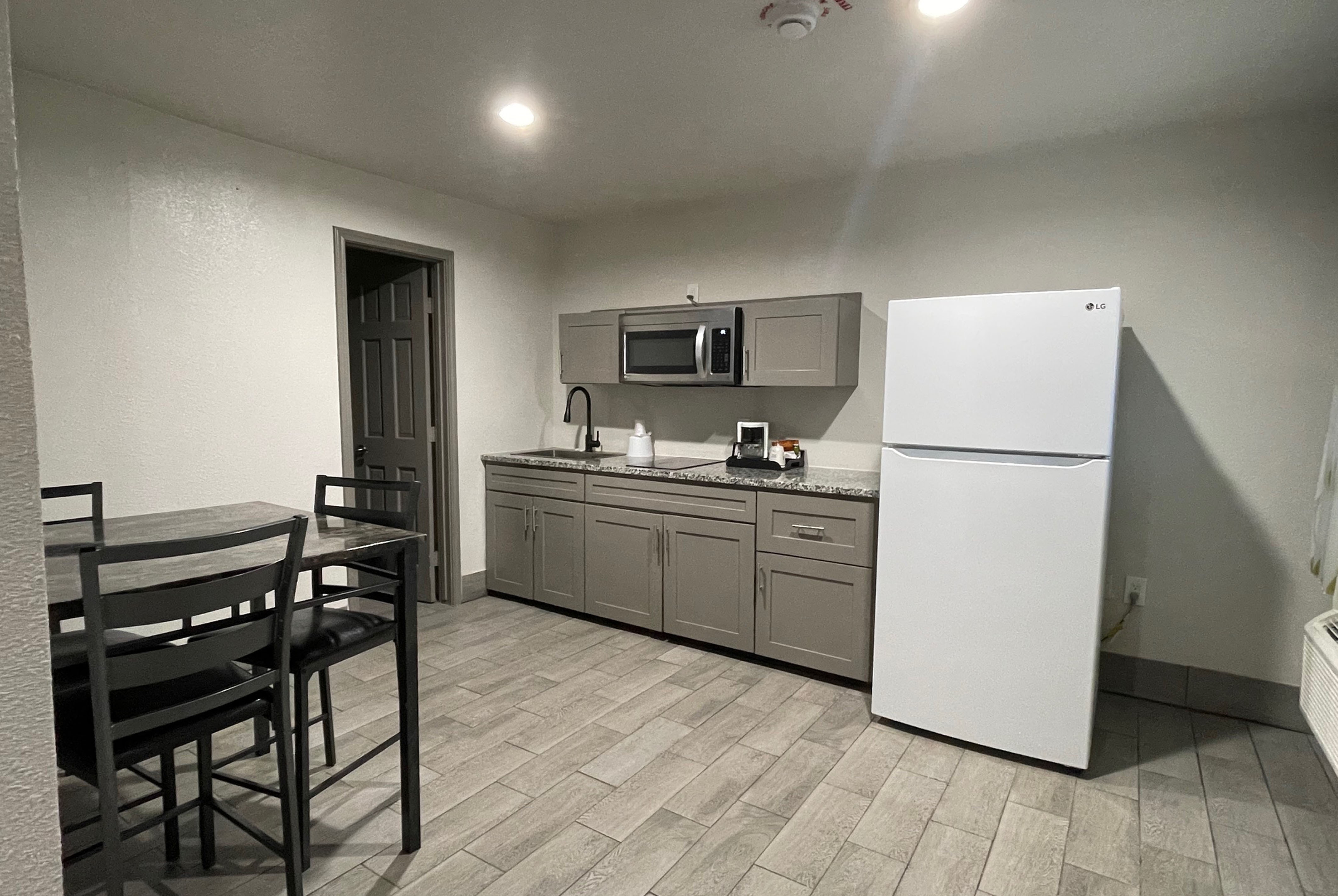 Guest room at the Days Inn by Wyndham Sulphur Springs in Sulphur Springs, Texas