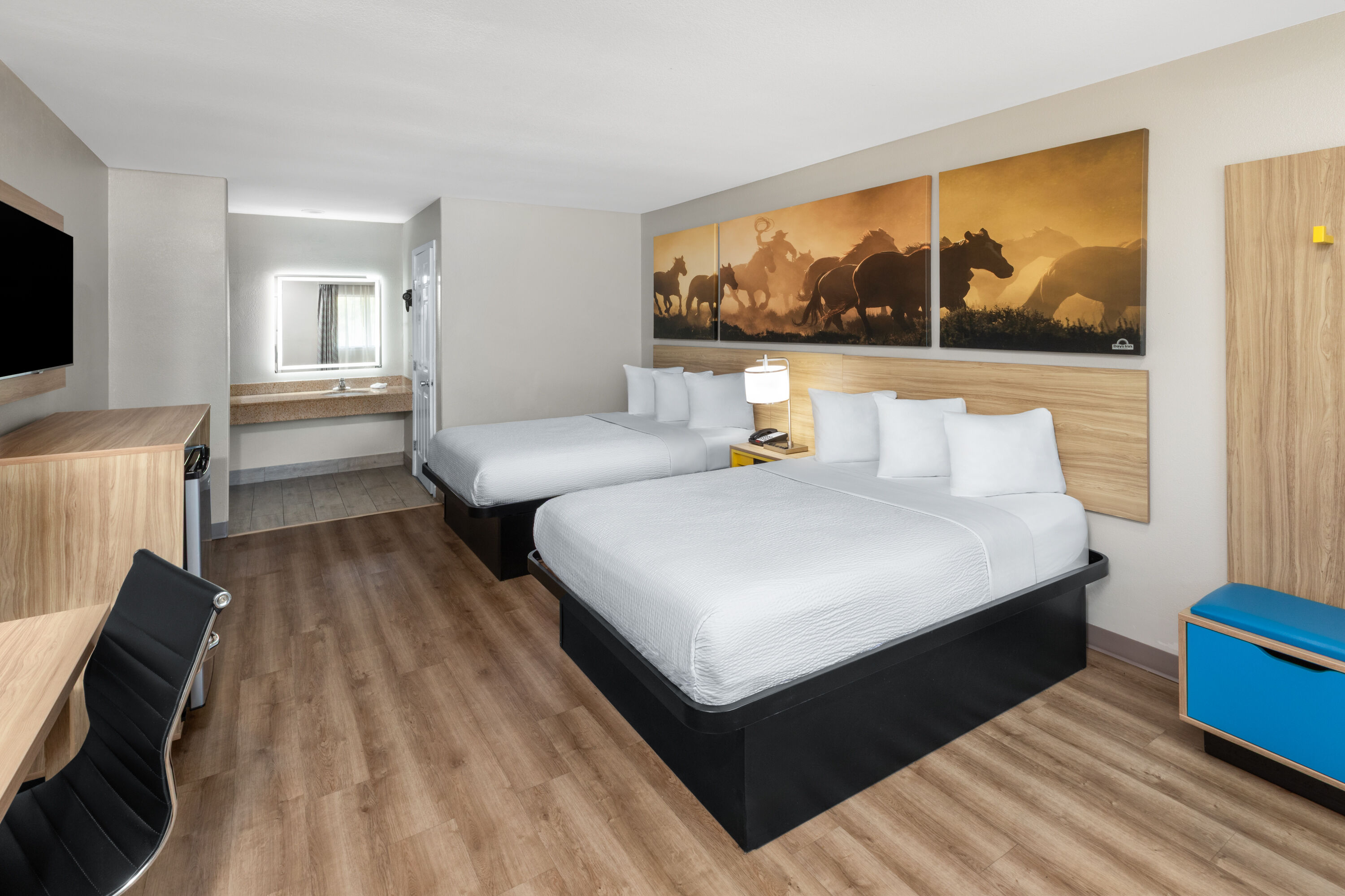 Guest room at the Days Inn by Wyndham Temple in Temple, Texas