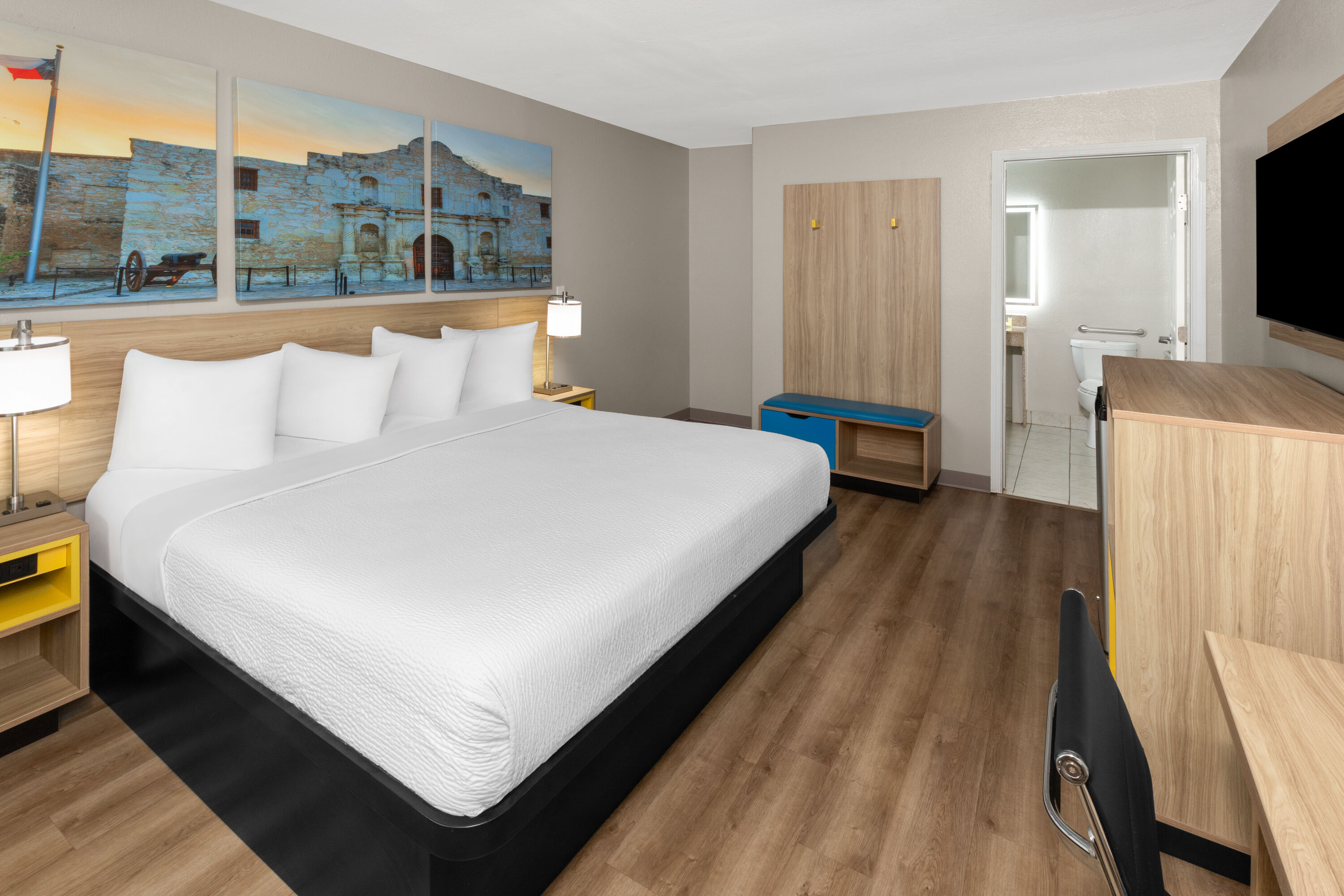 Guest room at the Days Inn by Wyndham Temple in Temple, Texas