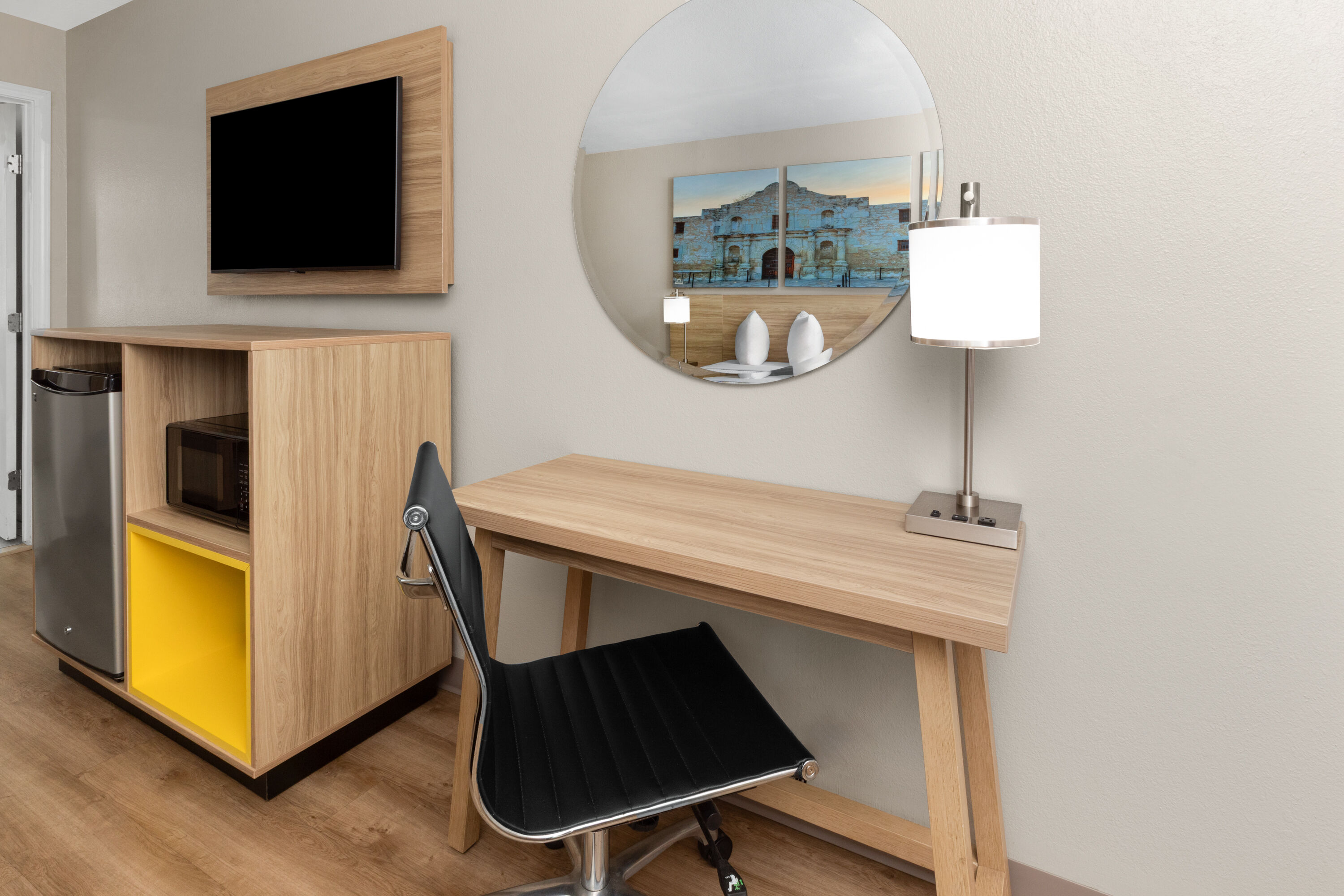 Guest room at the Days Inn by Wyndham Temple in Temple, Texas