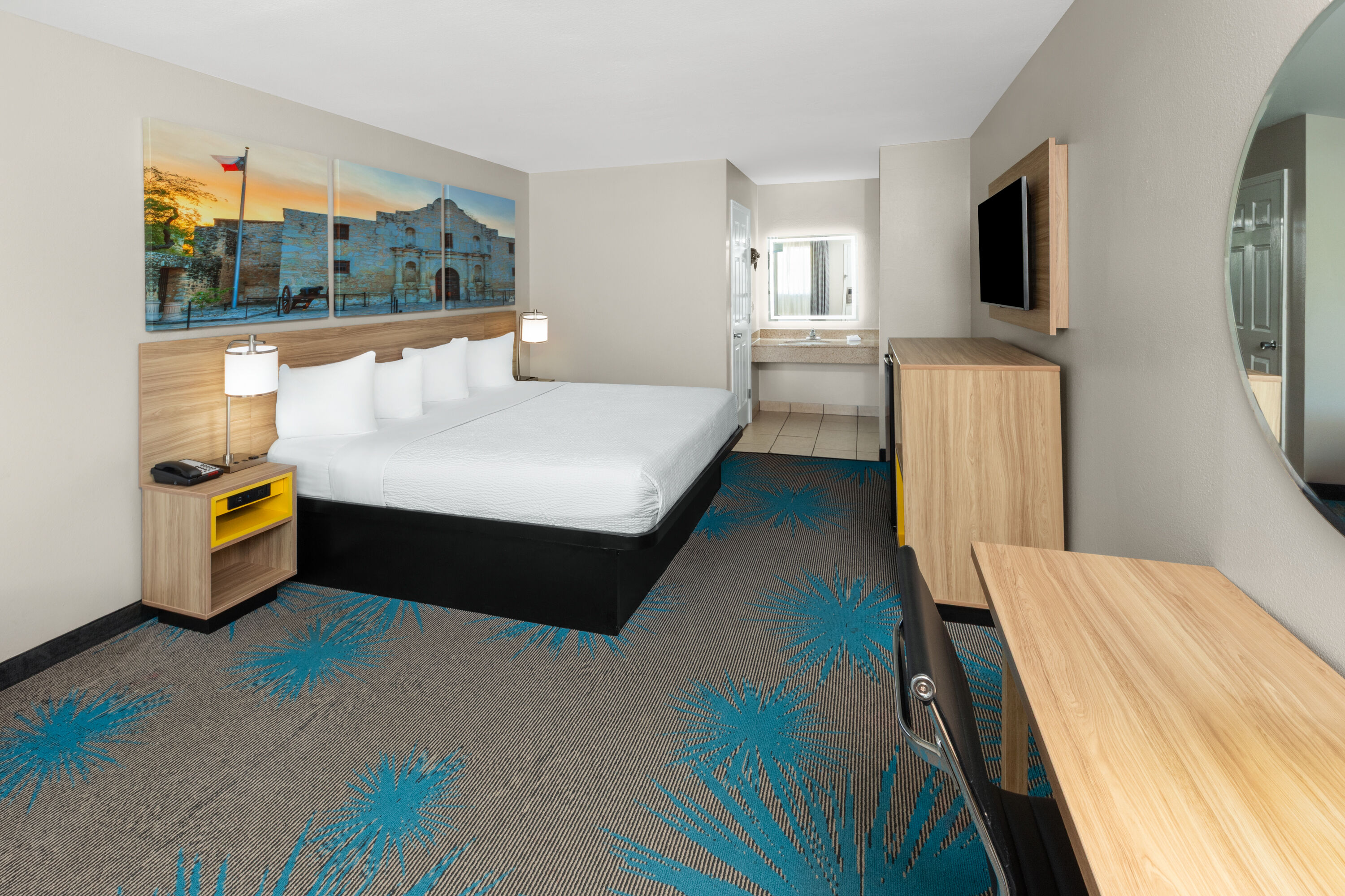 Guest room at the Days Inn by Wyndham Temple in Temple, Texas