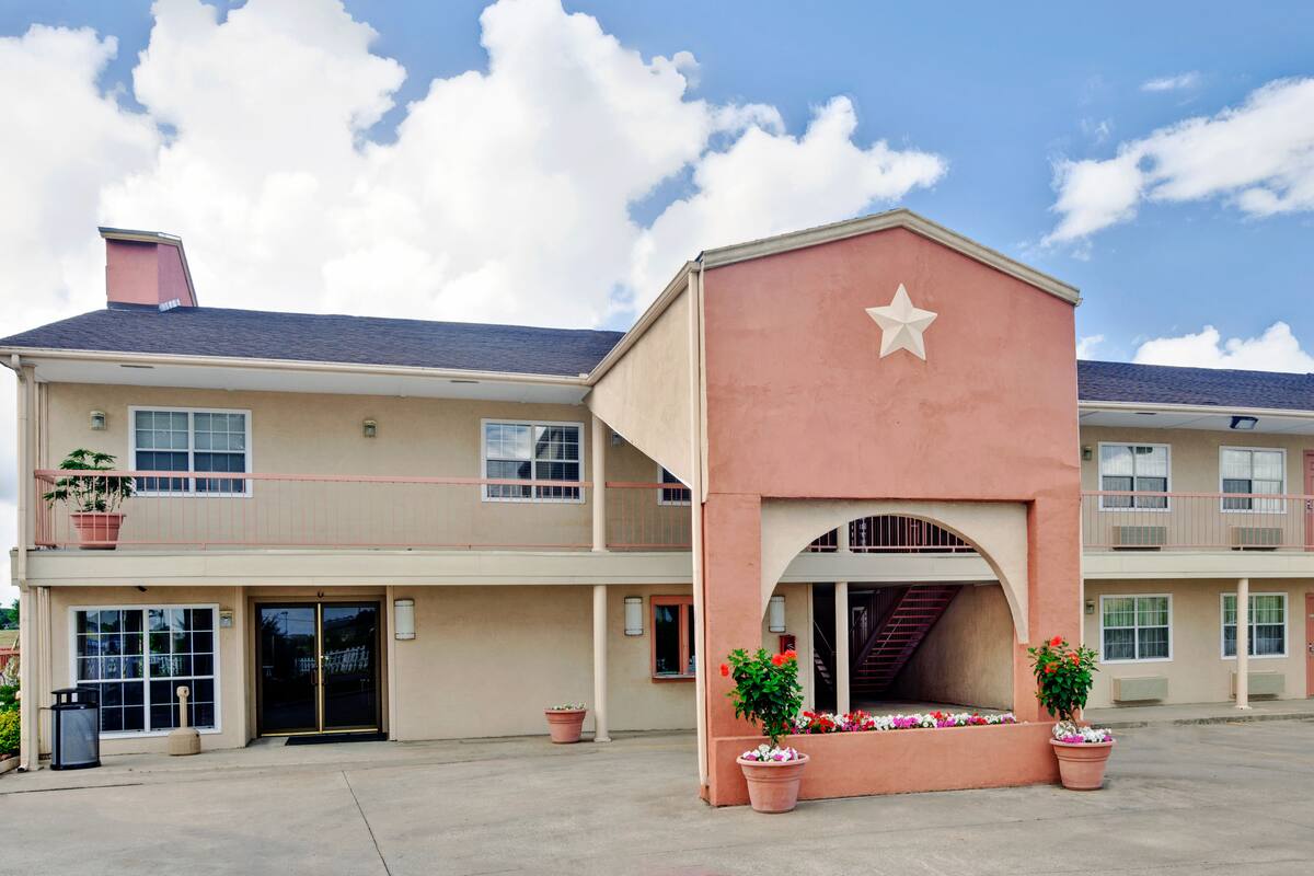 Days Inn Terrell Hotels Tx 75160 Exterior Of Days Inn Terrell Hotel In Texas