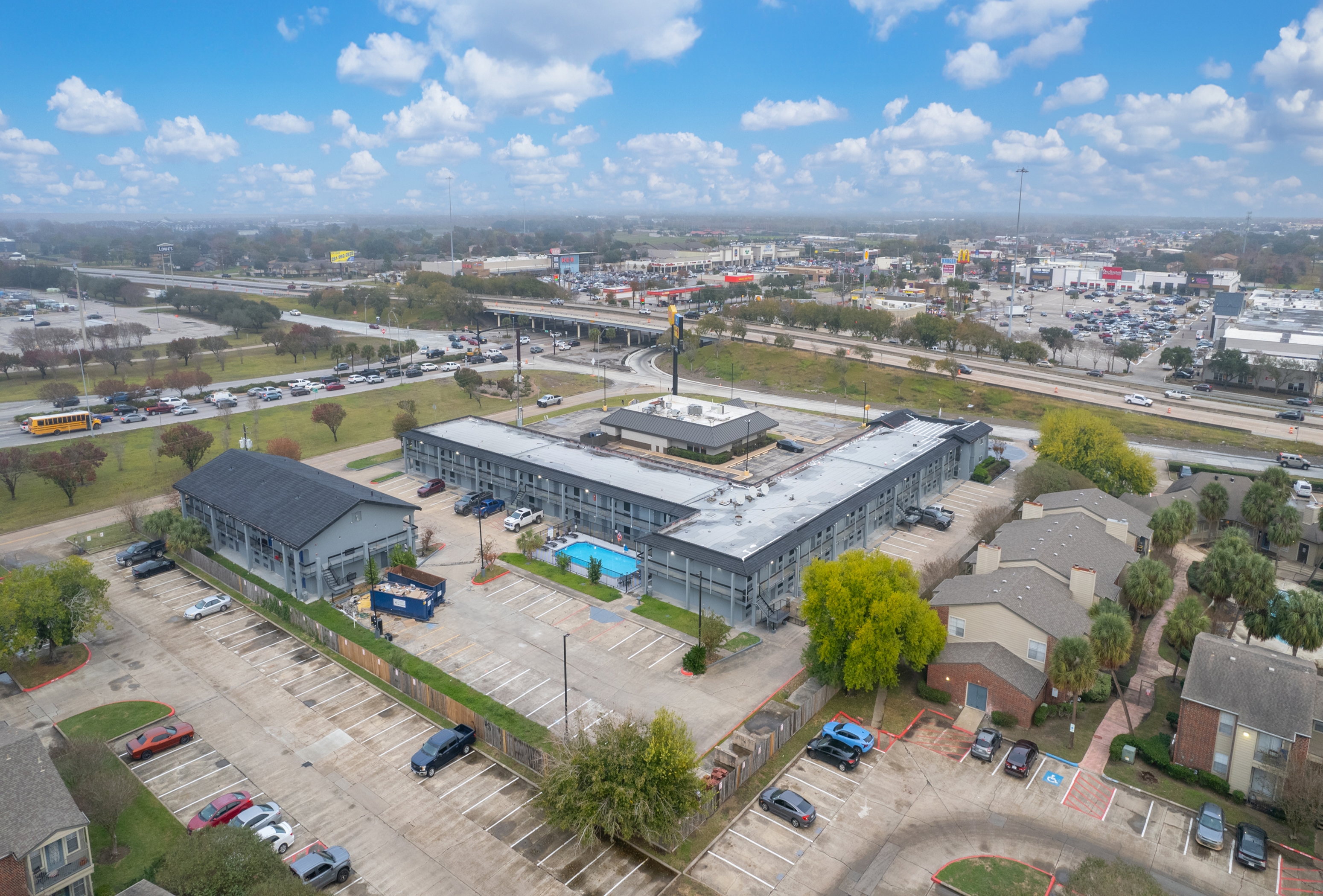 Exterior of Days Inn & Suites by Wyndham Texas City/Galveston Area hotel in Texas City, Texas