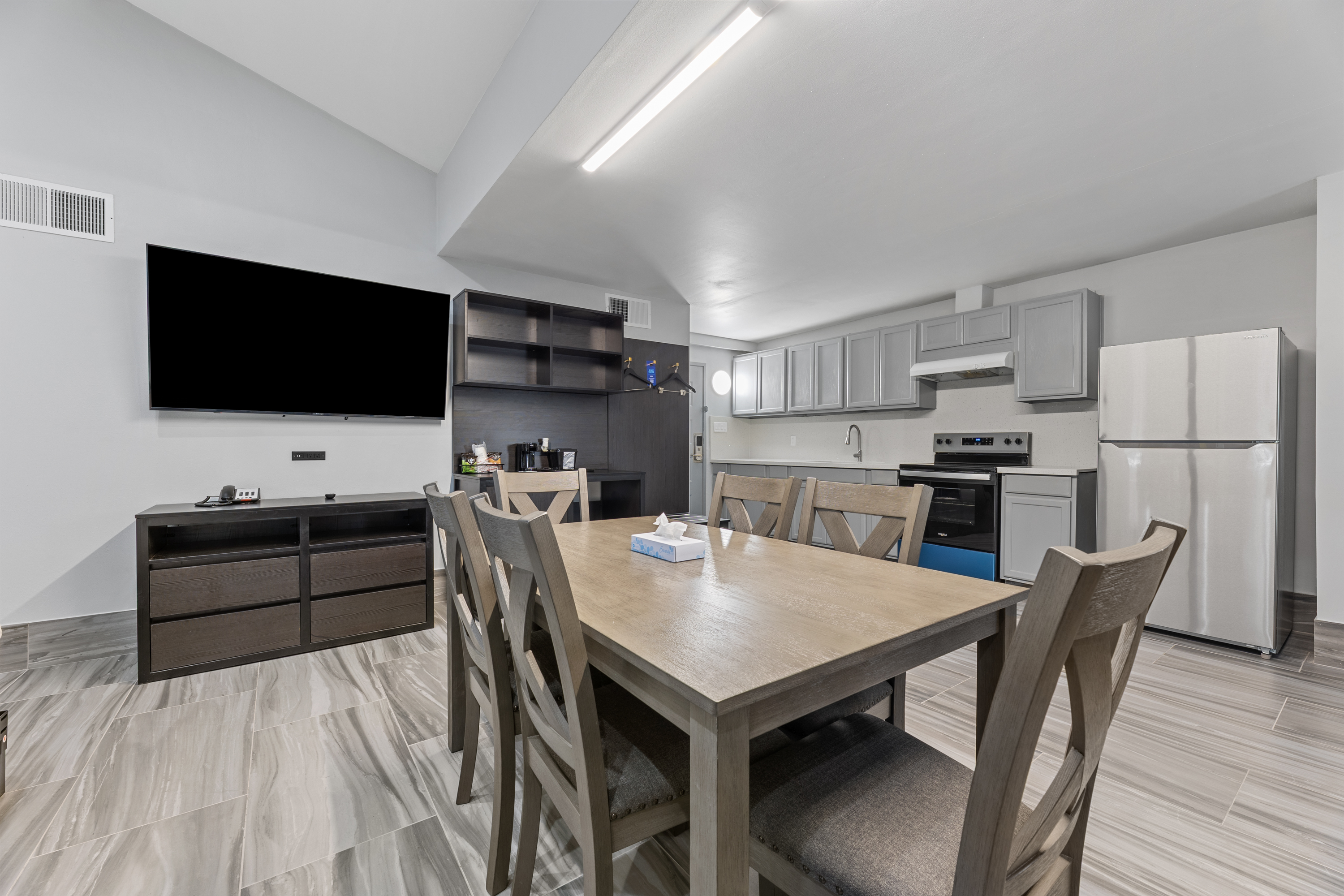 Guest room at the Days Inn & Suites by Wyndham Texas City/Galveston Area in Texas City, Texas