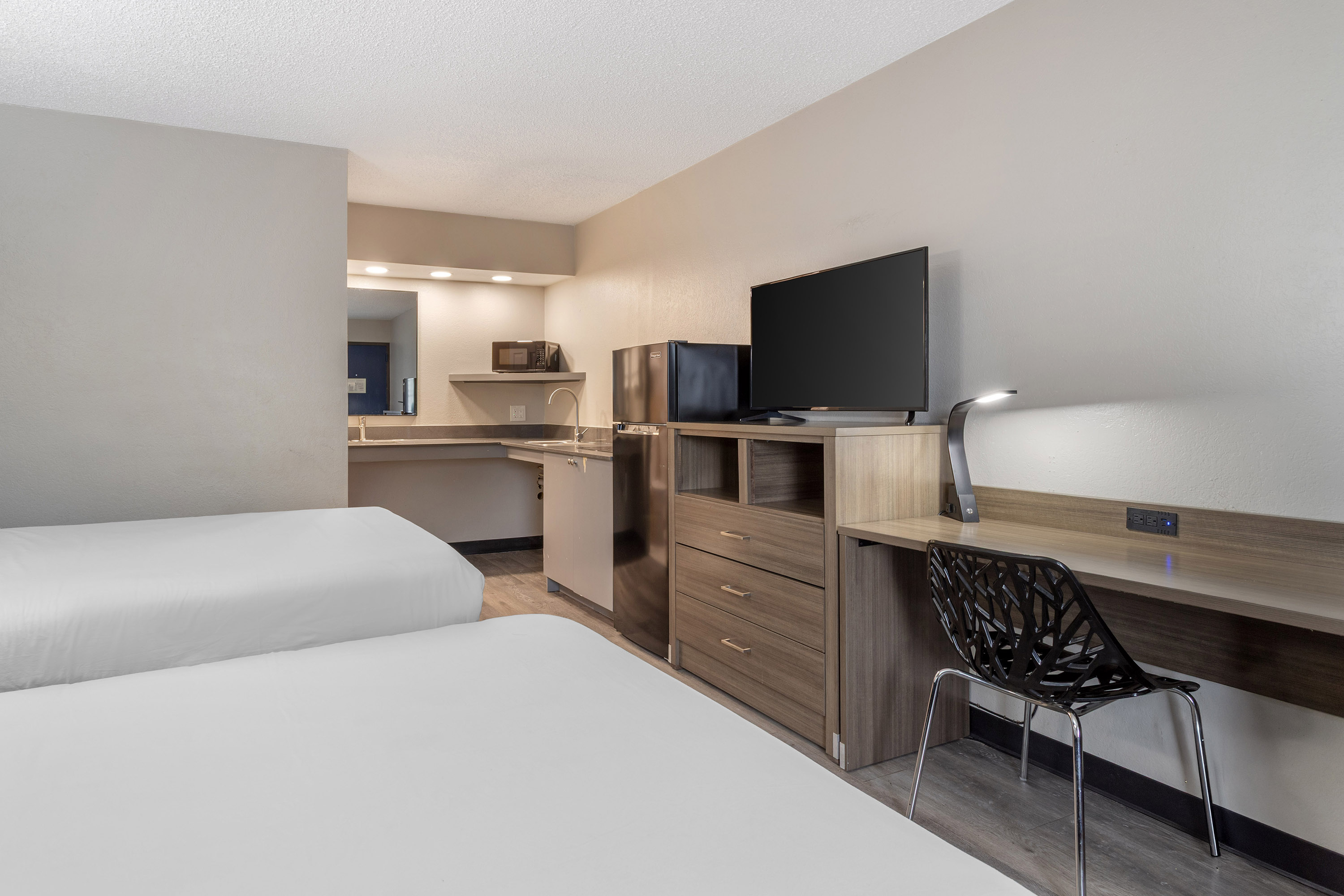 Guest room at the Days Inn by Wyndham Victoria TX East in Victoria, Texas