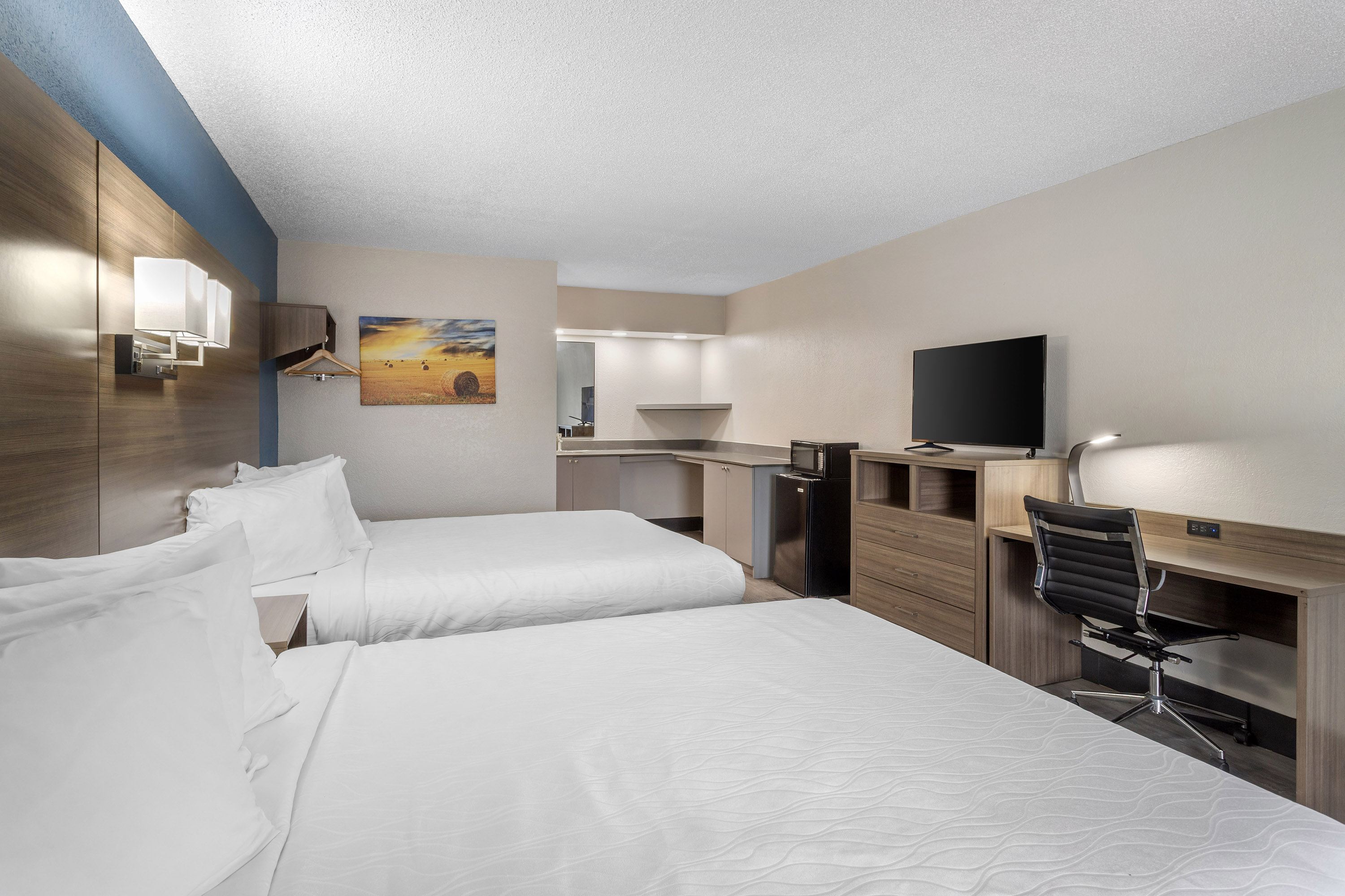 Guest room at the Days Inn by Wyndham Victoria TX East in Victoria, Texas