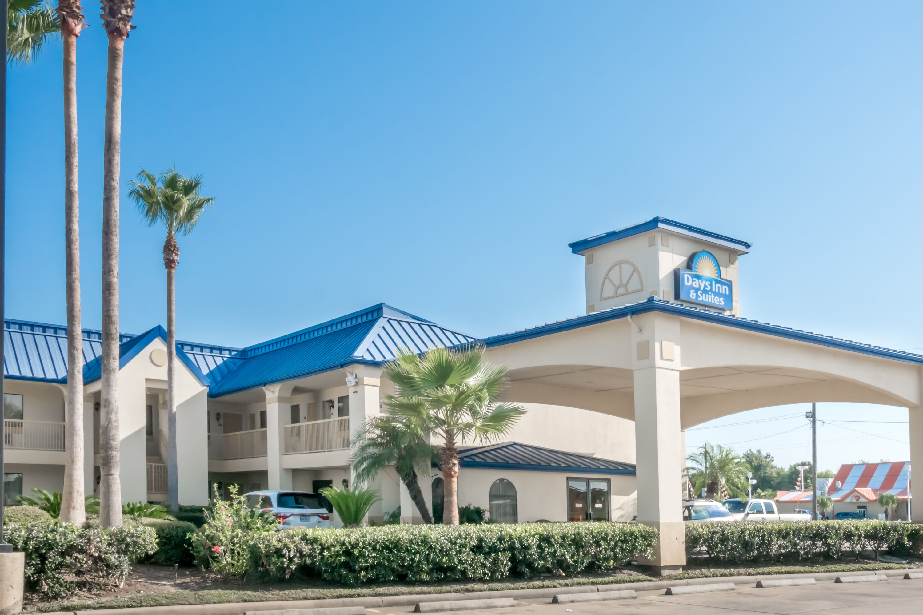 Days Inn & Suites by Wyndham Winnie Winnie, TX Hotels