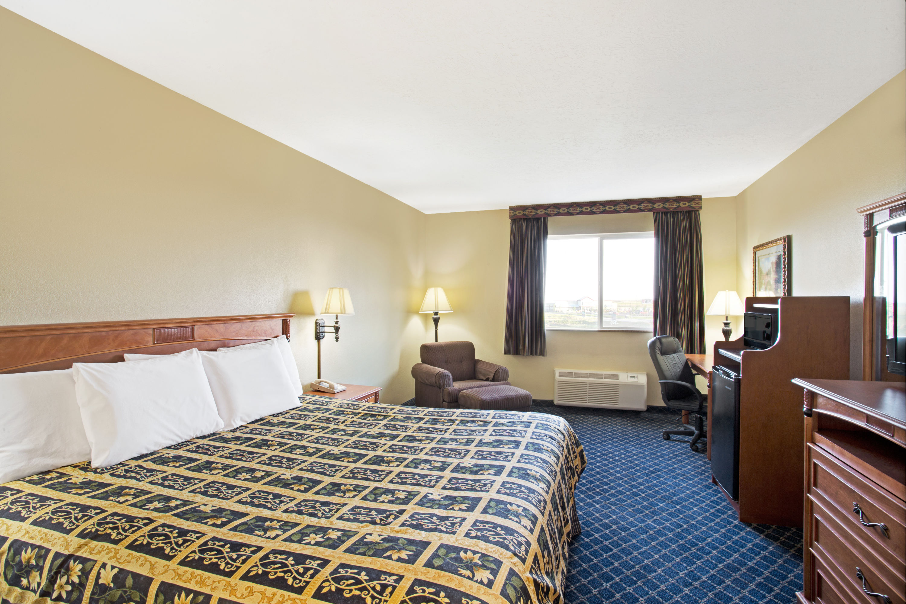 Days Inn by Wyndham Brigham City suite in Brigham City, Utah