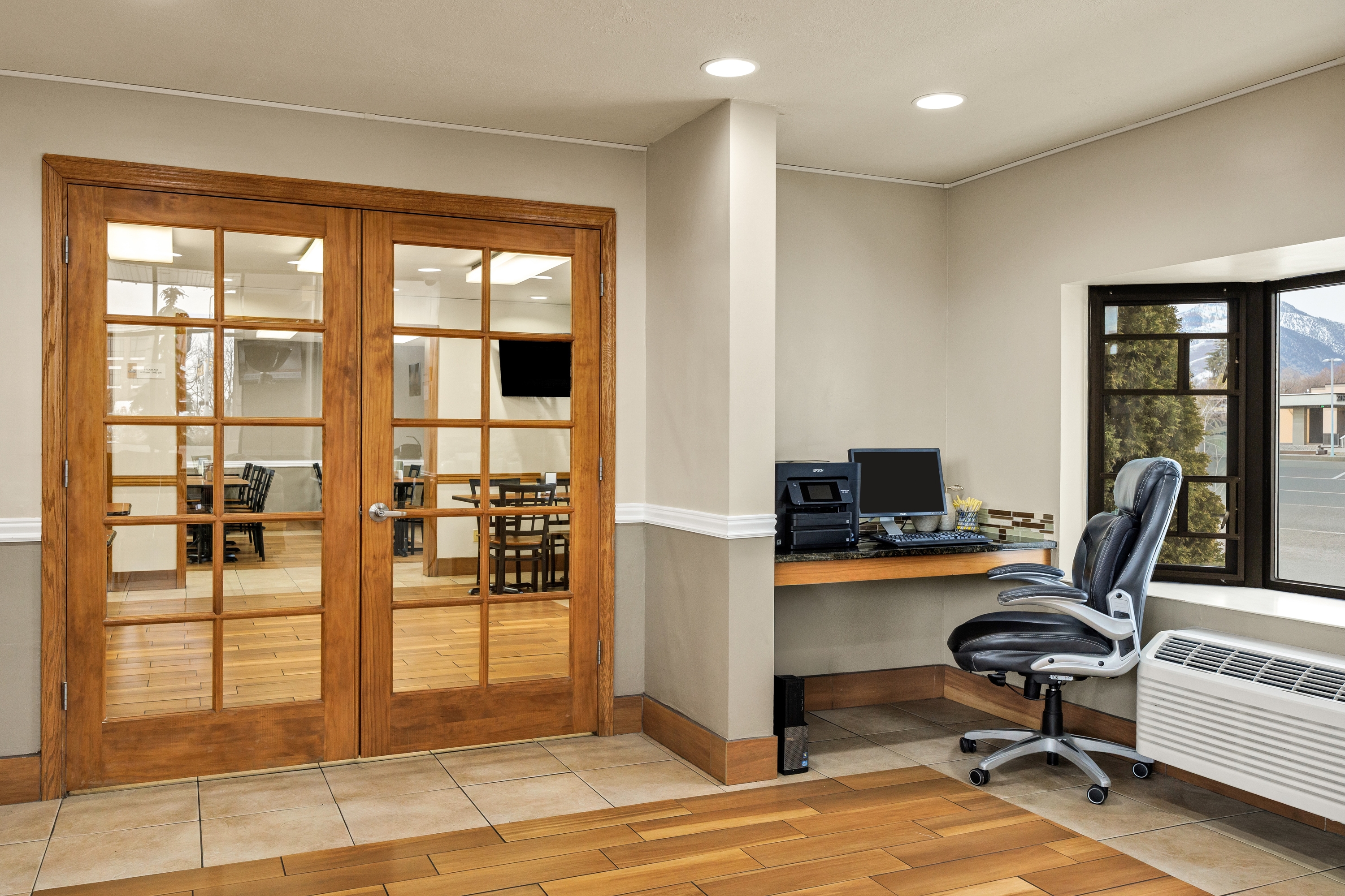 Days Inn & Suites by Wyndham Logan business center in Logan, Utah