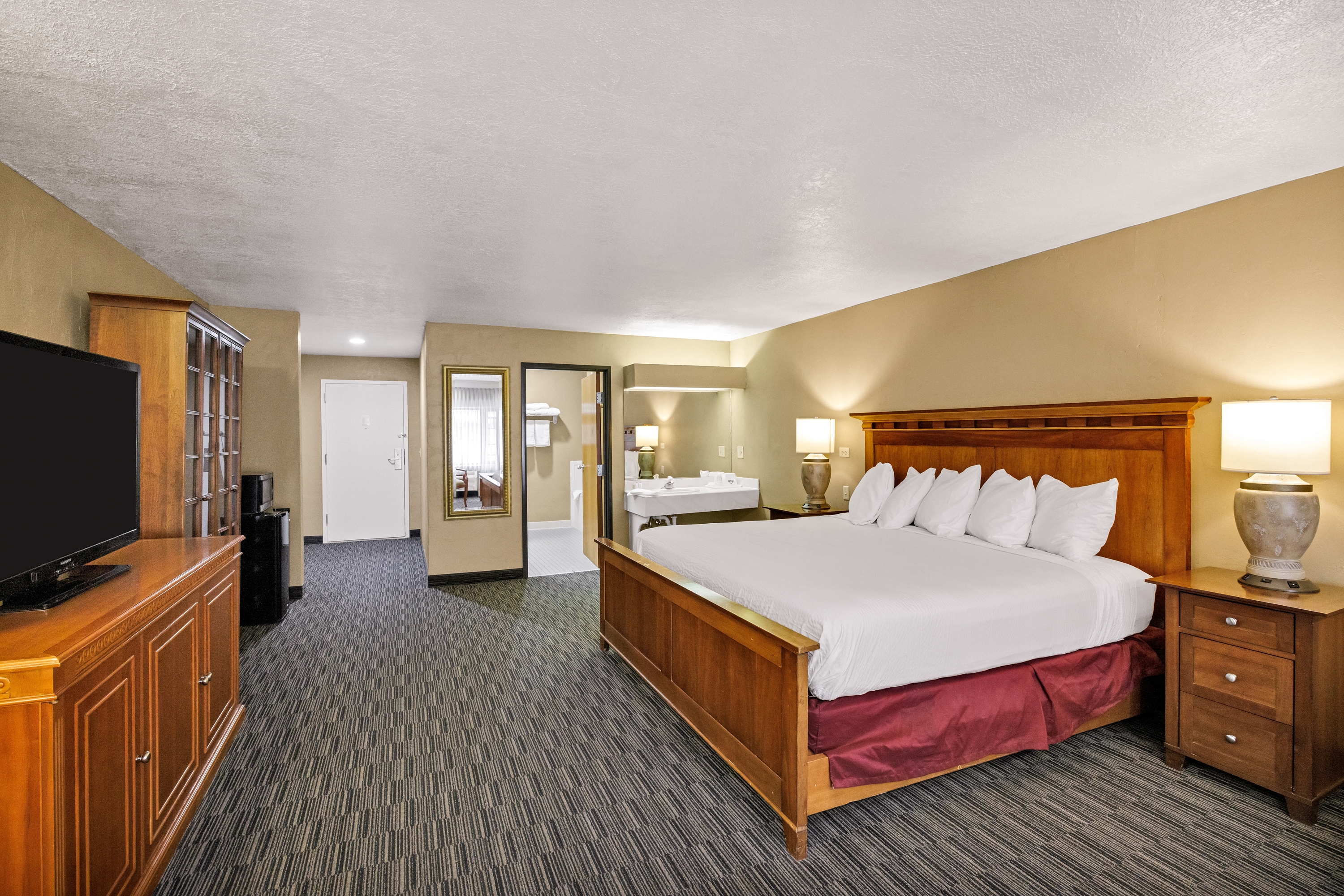 Days Inn & Suites by Wyndham Logan suite in Logan, Utah