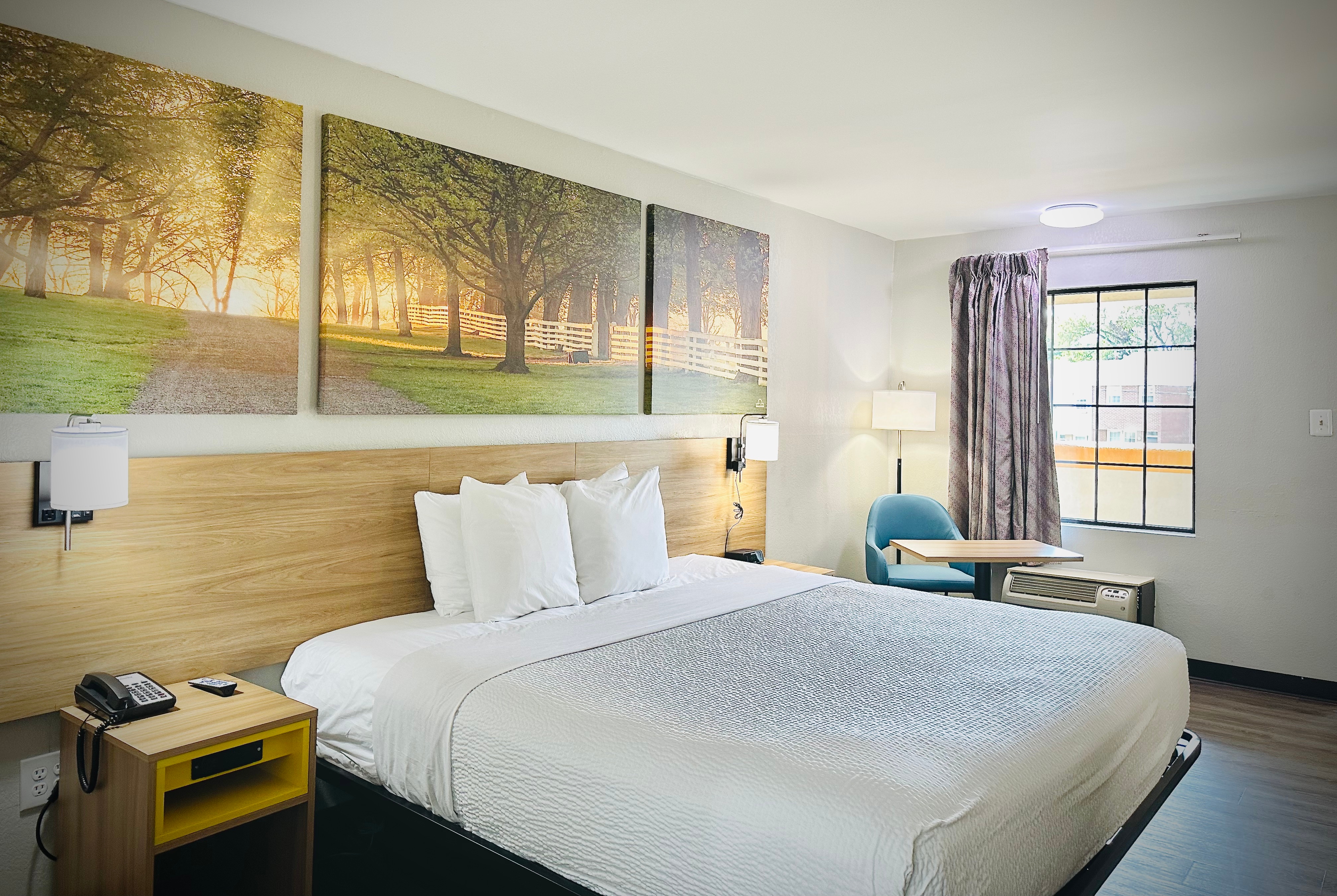 Guest room at the Days Inn by Wyndham Alexandria in Alexandria, Virginia