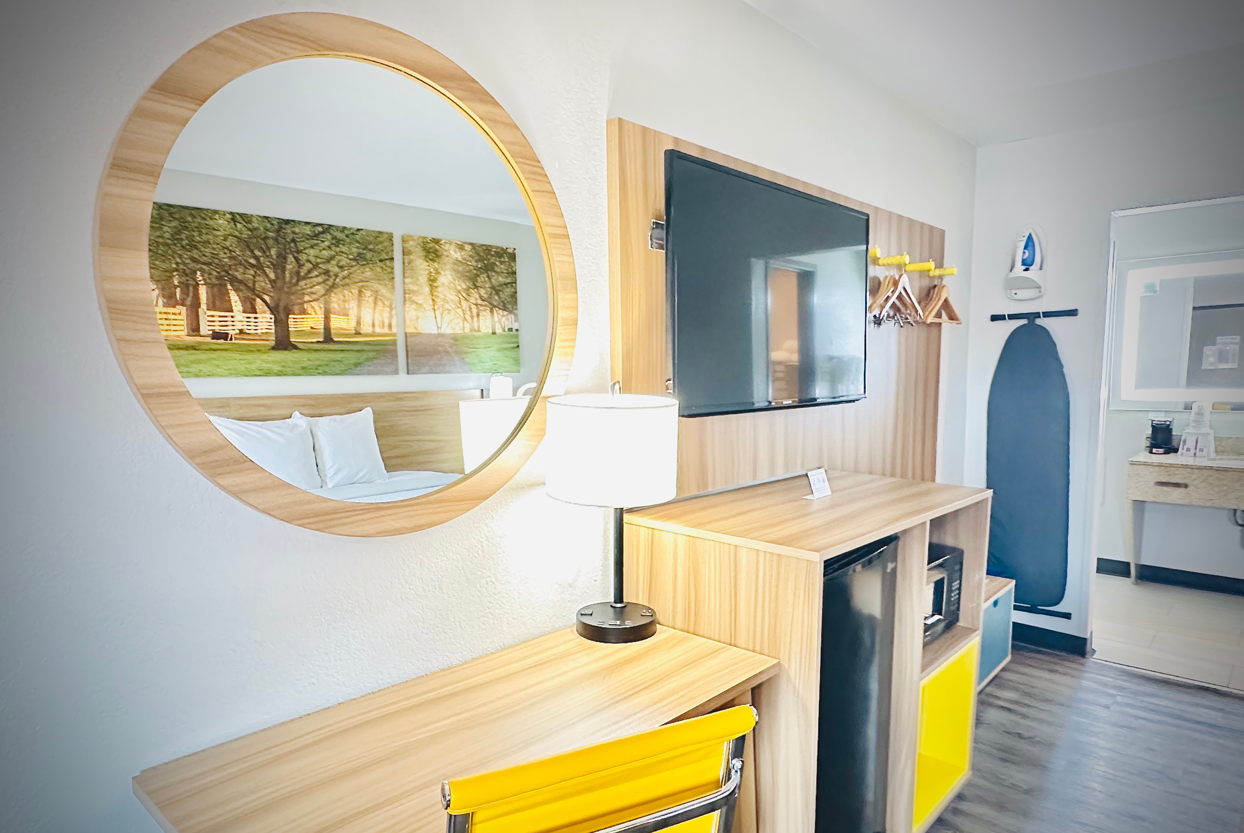 Guest room at the Days Inn by Wyndham Alexandria in Alexandria, Virginia
