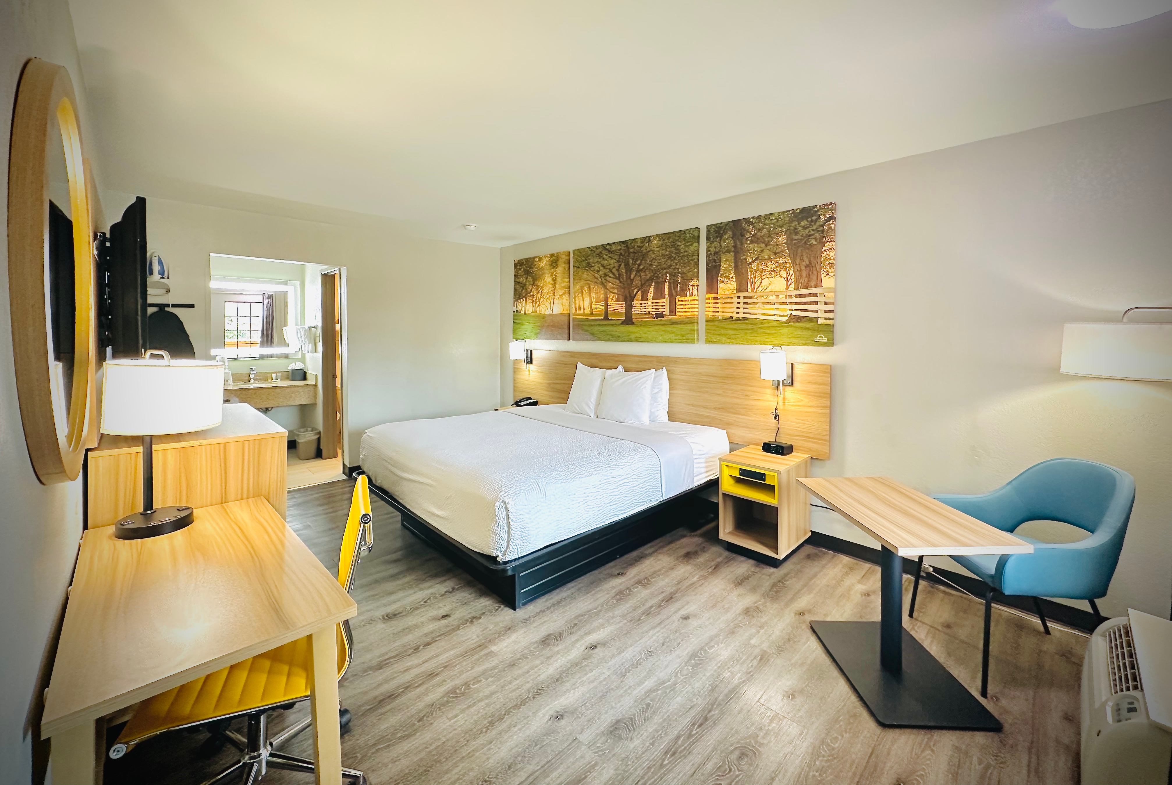 Guest room at the Days Inn by Wyndham Alexandria in Alexandria, Virginia