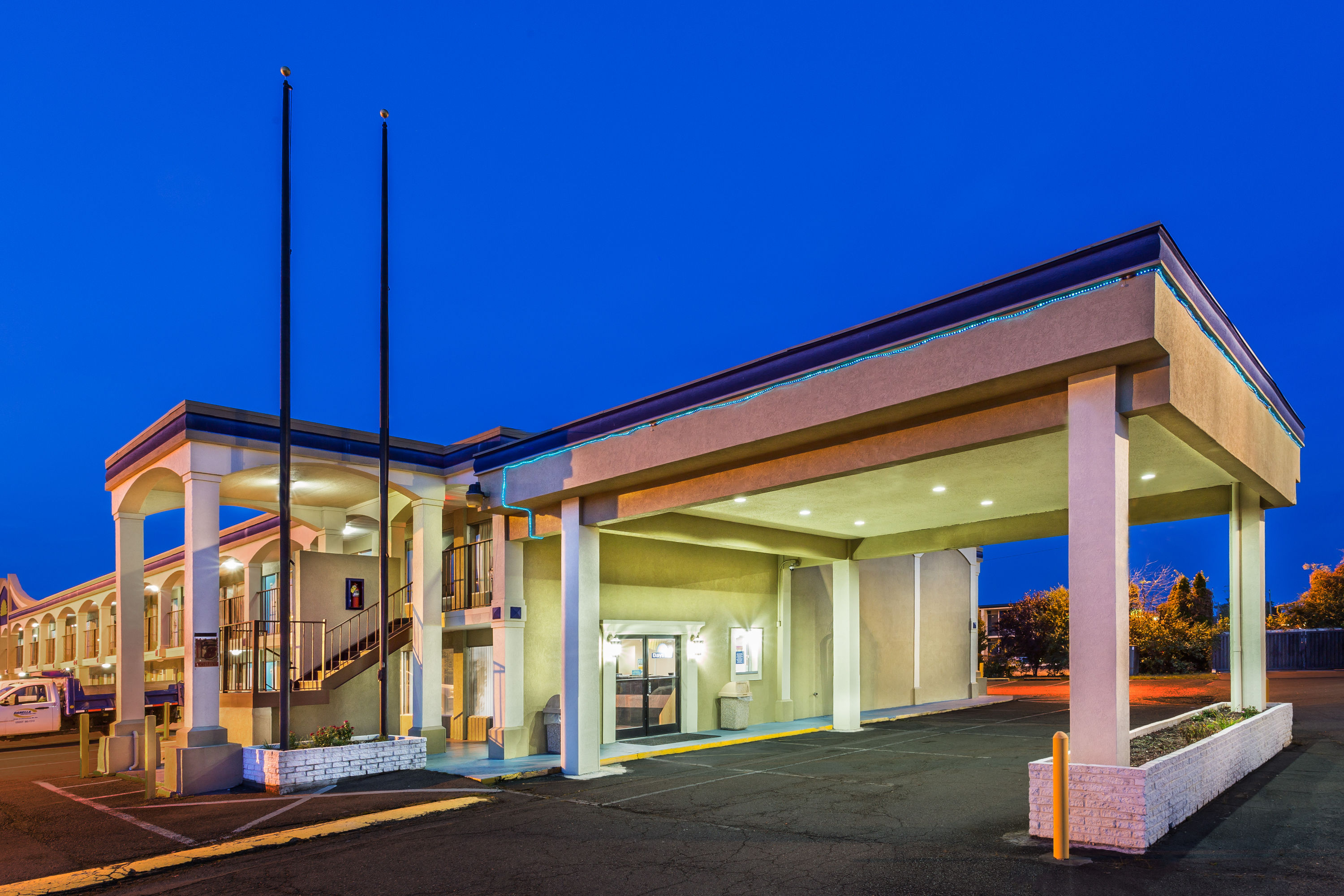 Exterior of Days Inn by Wyndham Ashland hotel in Ashland, Virginia