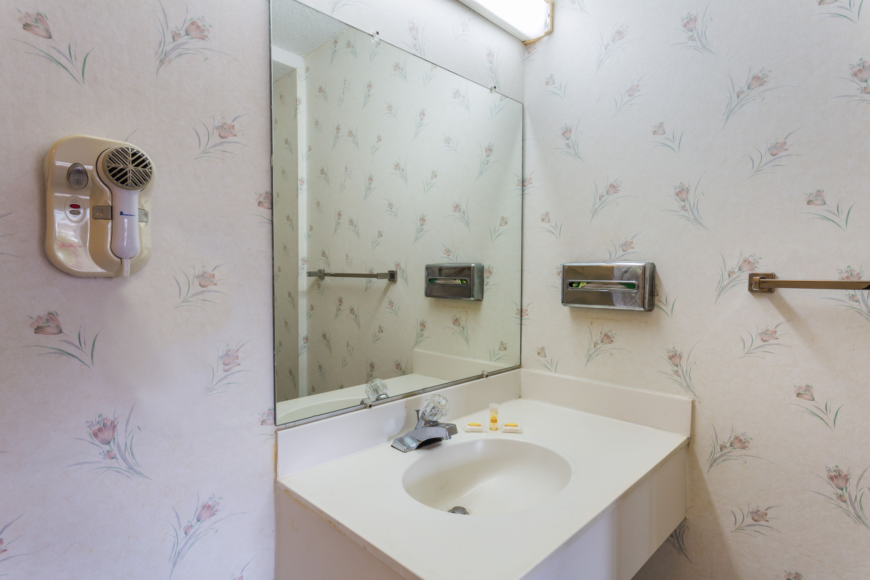 Guest room bath at the Days Inn by Wyndham Ashland in Ashland, Virginia