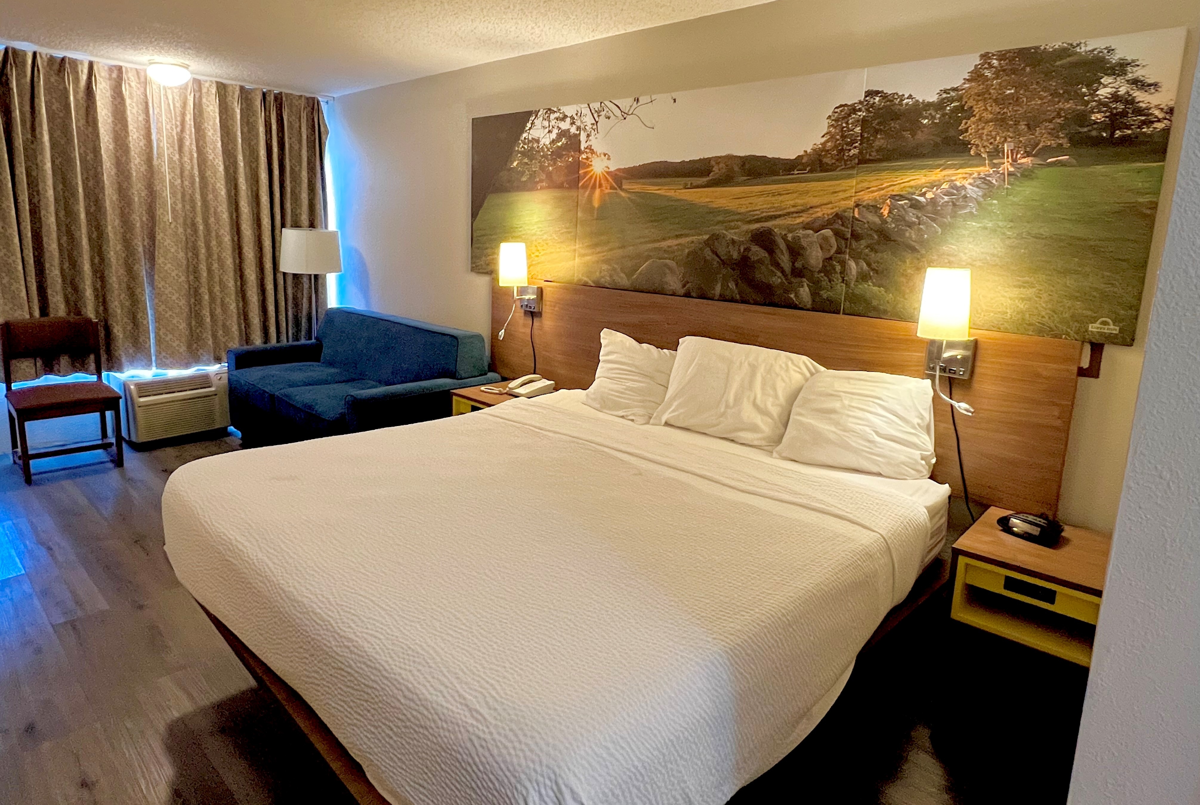Guest room at the Days Inn by Wyndham Ashland in Ashland, Virginia