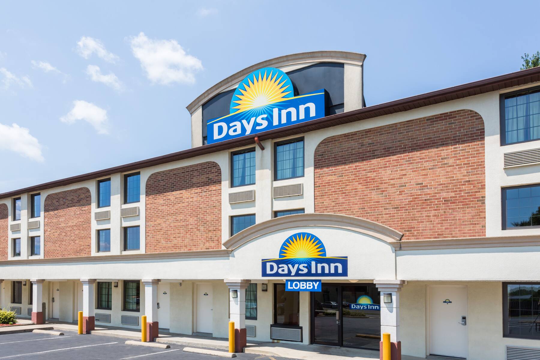 Exterior of Days Inn Dumfries Quantico hotel in Dumfries, Virginia Exterior of Days Inn Dumfries Quantico hotel in Dumfries, Virginia