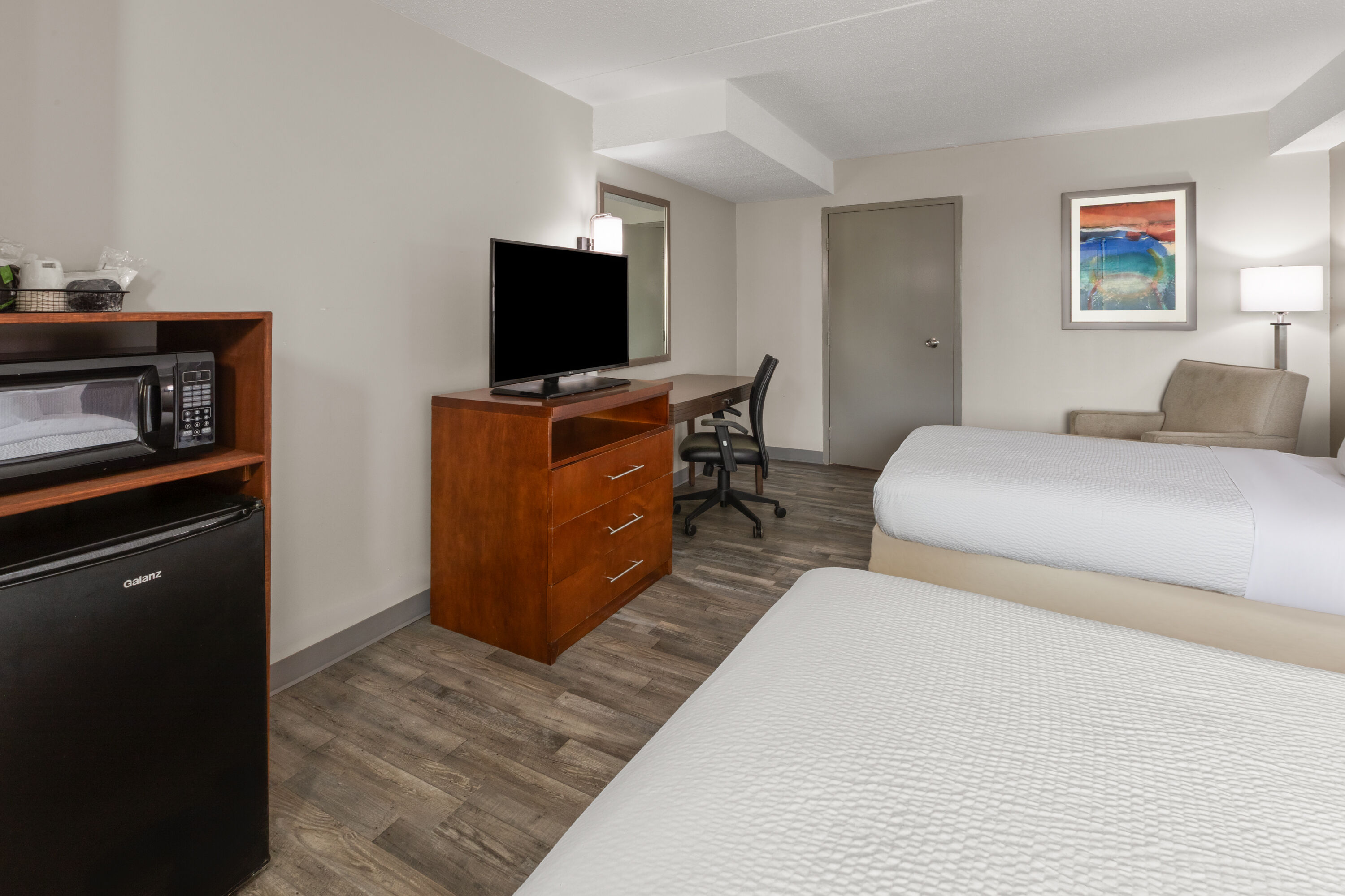 Guest room at the Days Inn by Wyndham Dumfries Quantico in Dumfries, Virginia