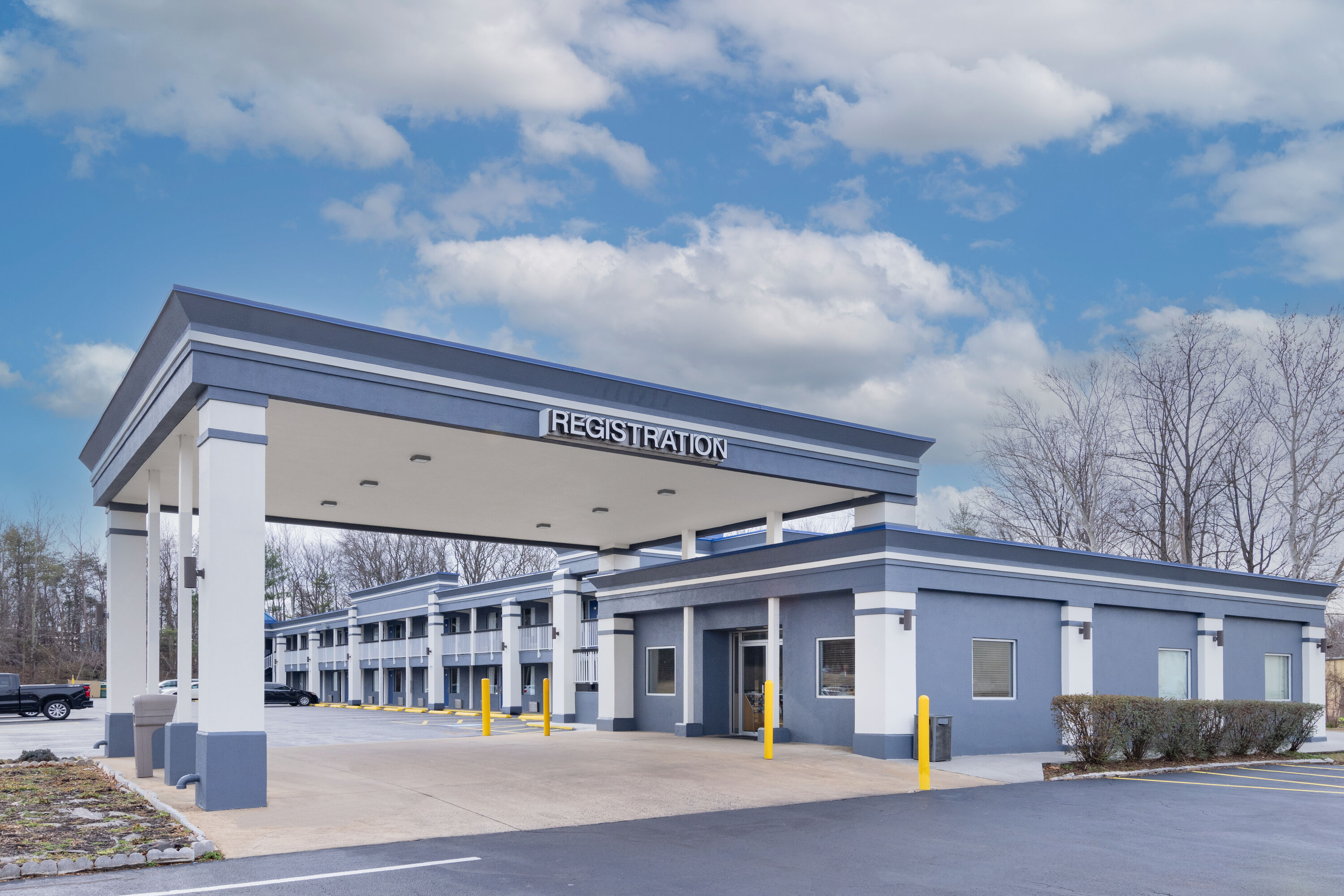 Exterior Day Image of Days Inn by Wyndham Fredericksburg North hotel in Fredericksburg, Virginia