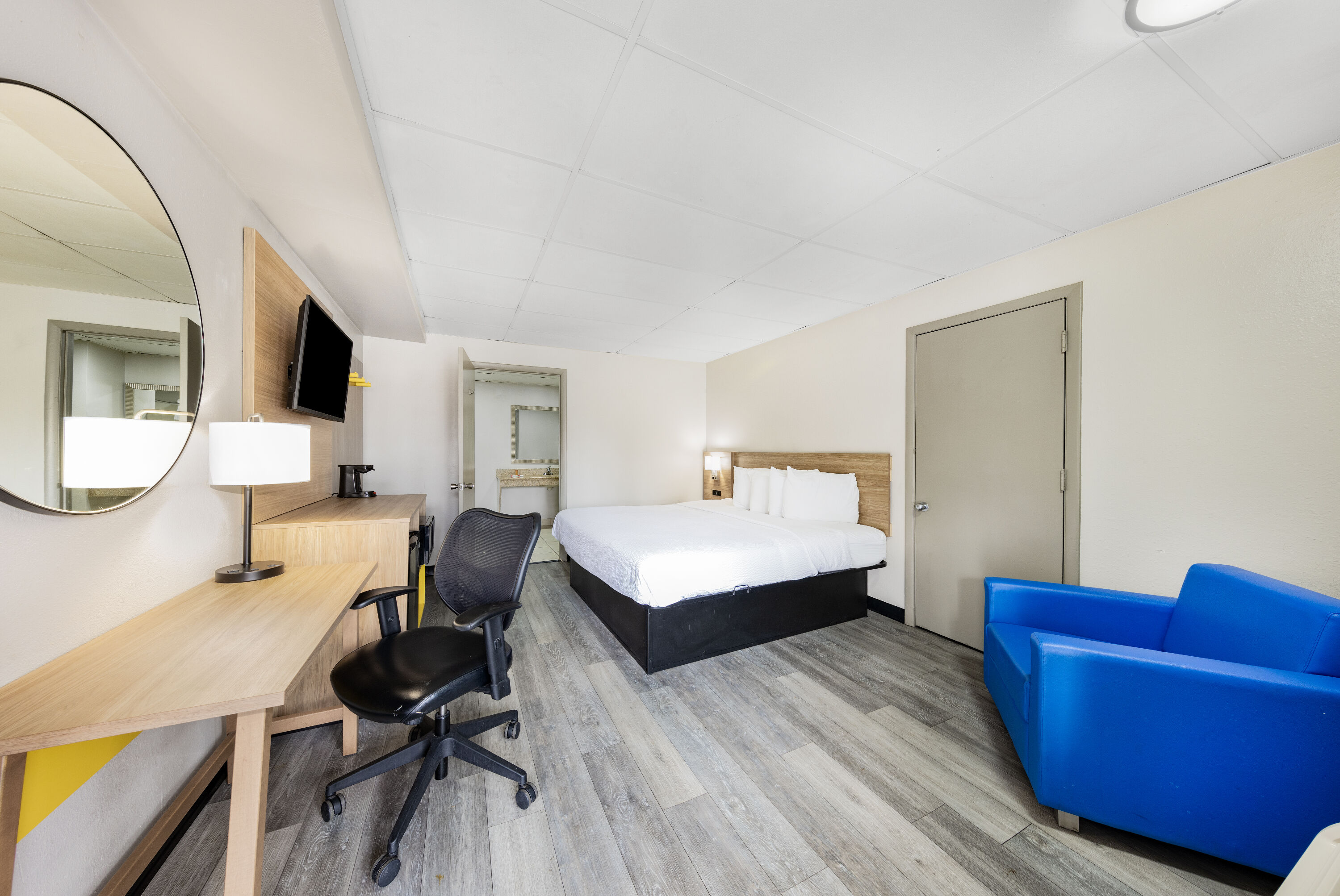 Guest room at the Days Inn by Wyndham Fredericksburg North in Fredericksburg, Virginia